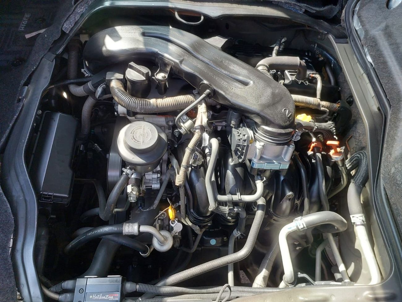 Toyota Hiace TOYOTA HIACE COMMUTER VAN RHD 2013 MODEL 2.7 L PETROL AUTOMATIC(PM17032)