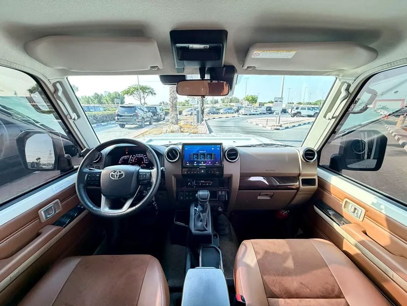 تويوتا لاند كروزر 70 LC76 LX Land Cruiser 76 Lx Hardtop double Cabin in GCC Specs