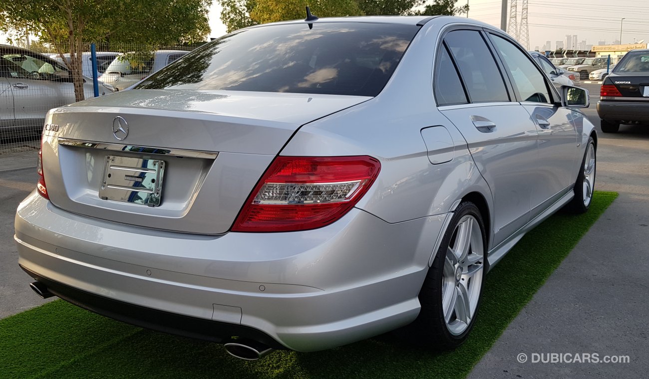 Mercedes-Benz C 300 2011- VERY CLEAN - NO ACCIDENTS . NOW ARRIVED FROM JAPAN - 40315 KM ONLY