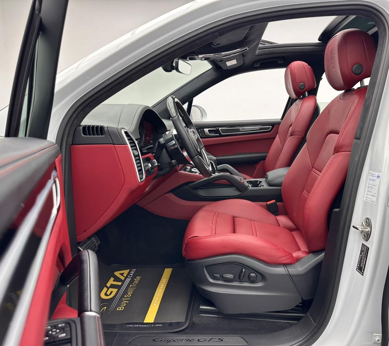 Porsche Cayenne 2022 Porsche Cayenne GTS, Feb/2027 Porsche Warranty, Porsche Full Service History, Excellent Conditi