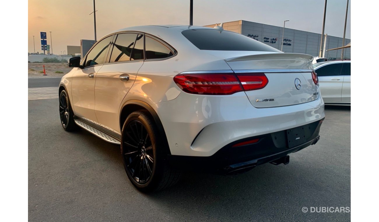 Mercedes-Benz GLE 43 AMG Mercedes-AMG GLE43 full option 2019 model    Panoramic roof opened   Four cameras, front radar, rear