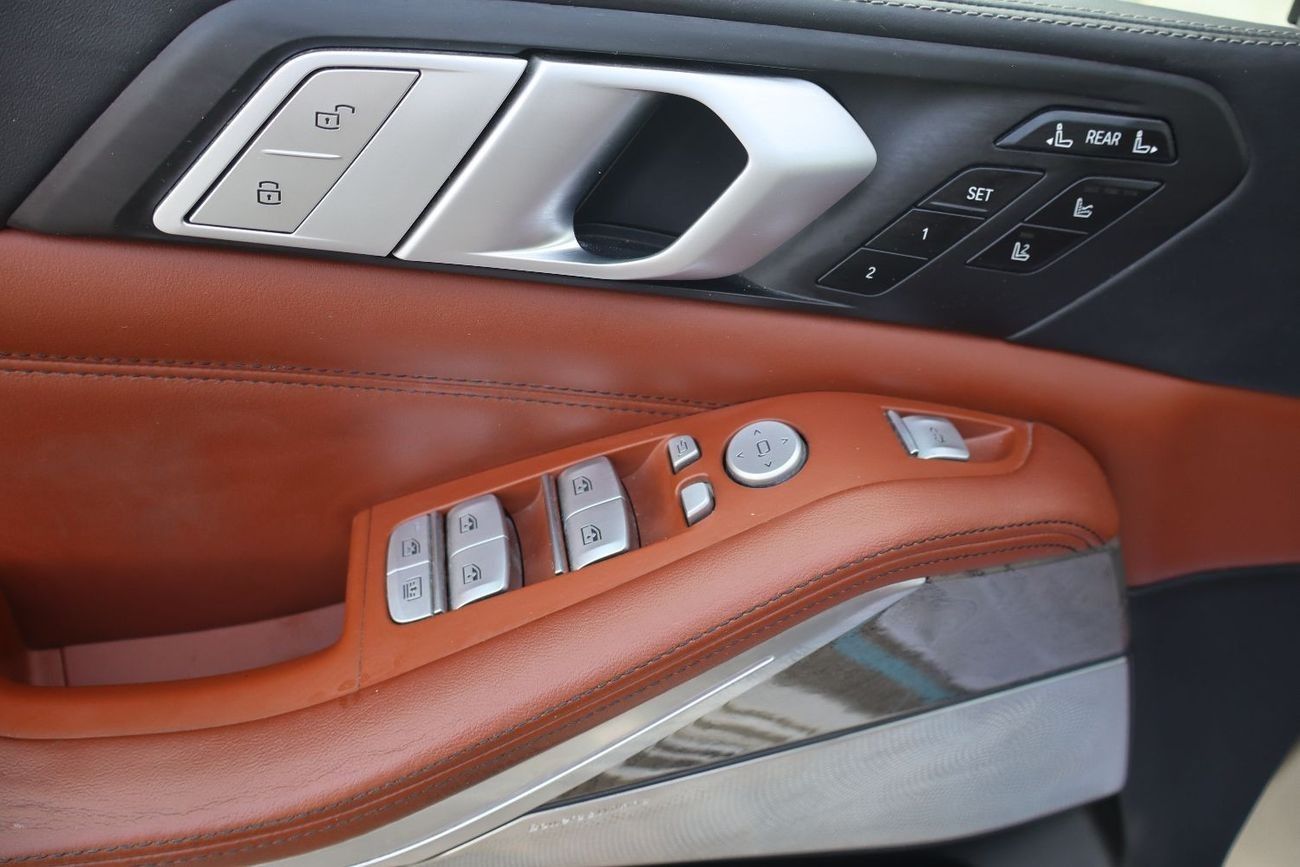 BMW X7 M50i 4.4L (530 HP)