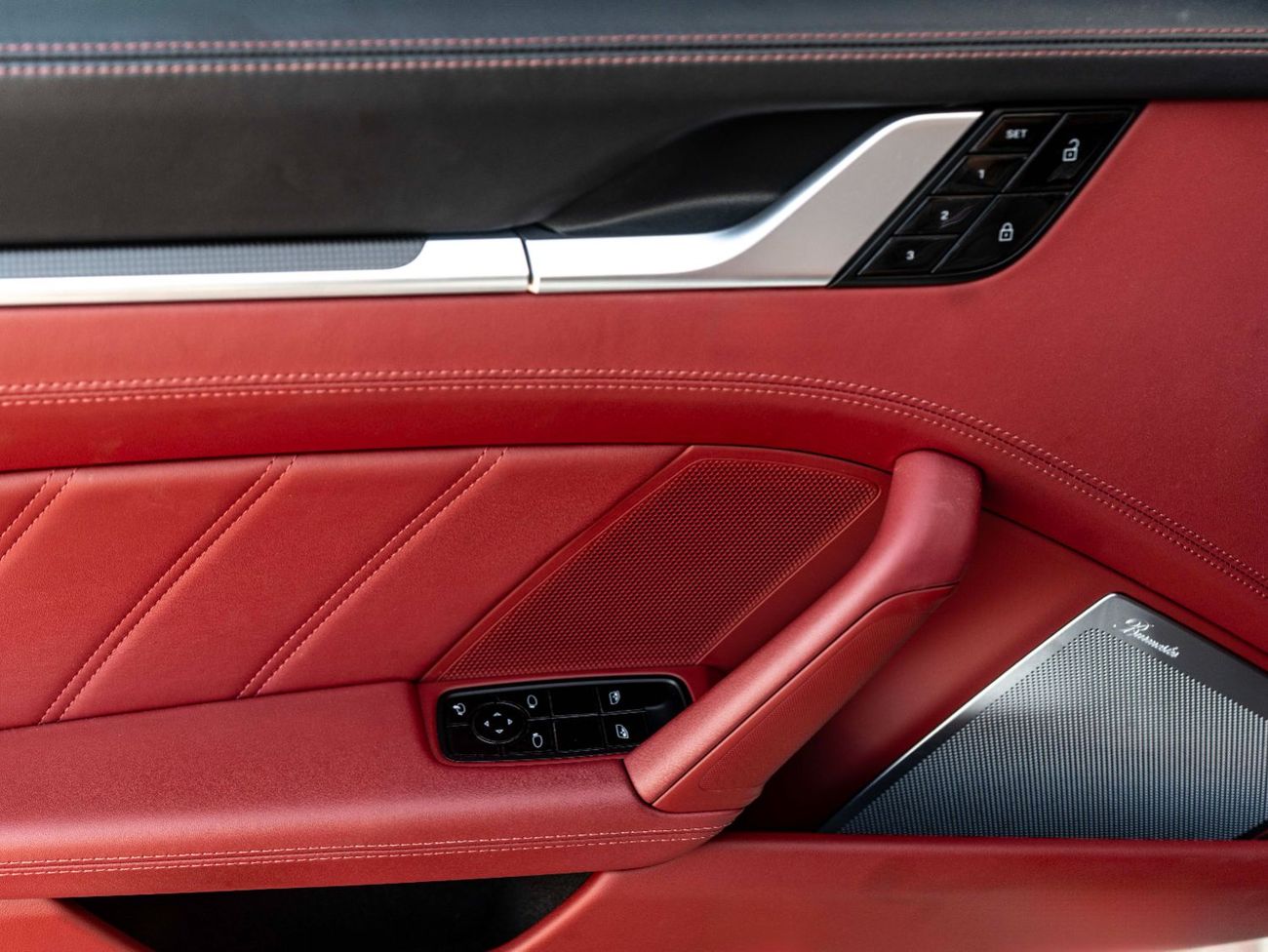 Porsche 911 Turbo S 3.8L (640 HP) Coupe