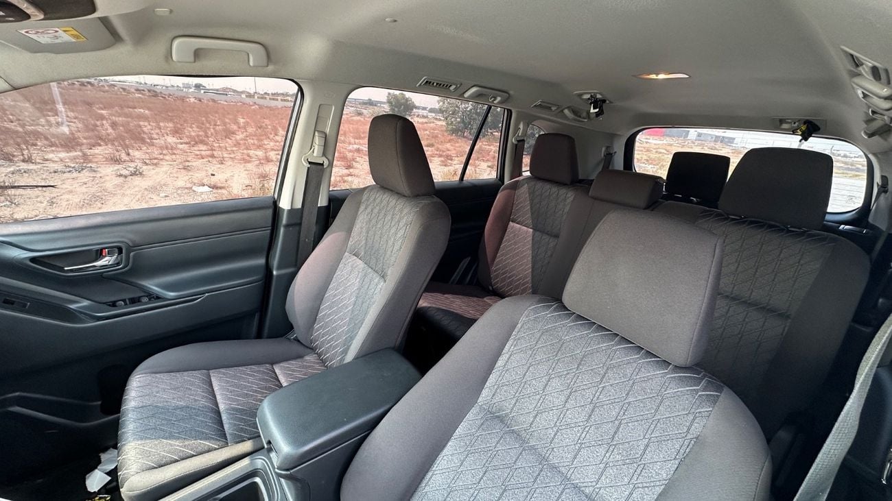 Toyota Innova GLE HEV