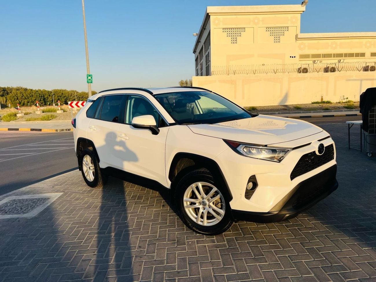 Toyota RAV4 XLE  2.5