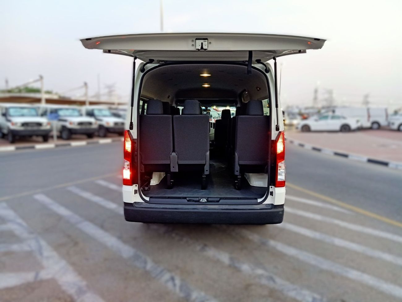 Toyota Hiace Commuter 3.5L M/T