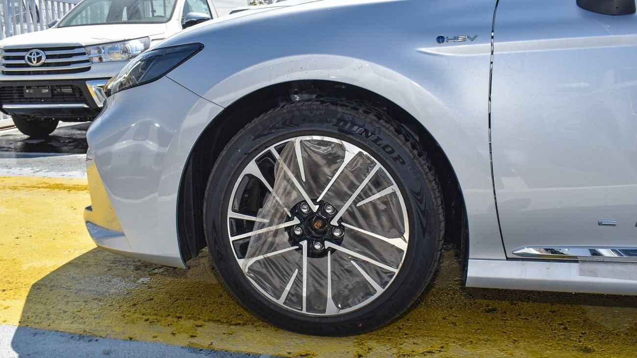 Toyota Camry LE  HEV 2.5L Hybrid