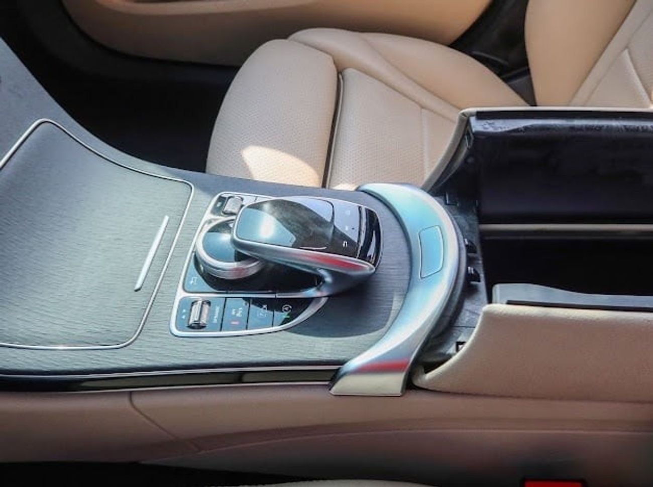 Mercedes-Benz C 220 مسجلة منصه سوريا