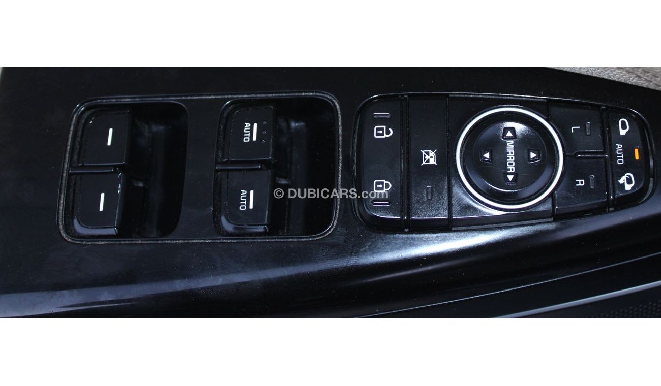 Kia Cadenza kia cadenza 2020 GCC gray excellent condition without accident