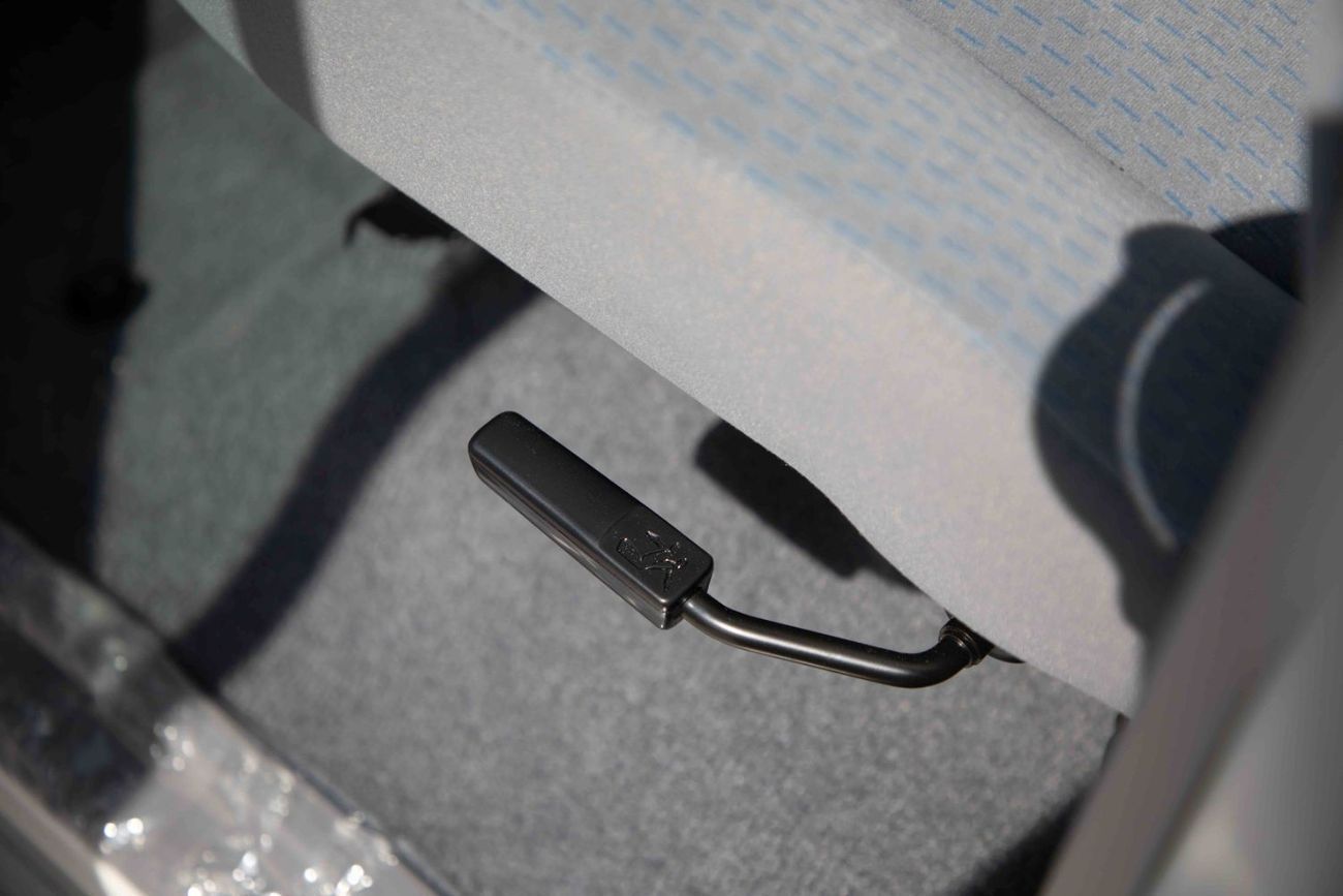 تويوتا لاند كروزر LC76 Hardtop LX 4.0L - Manual - White Inside Bluish Grey | Export Only