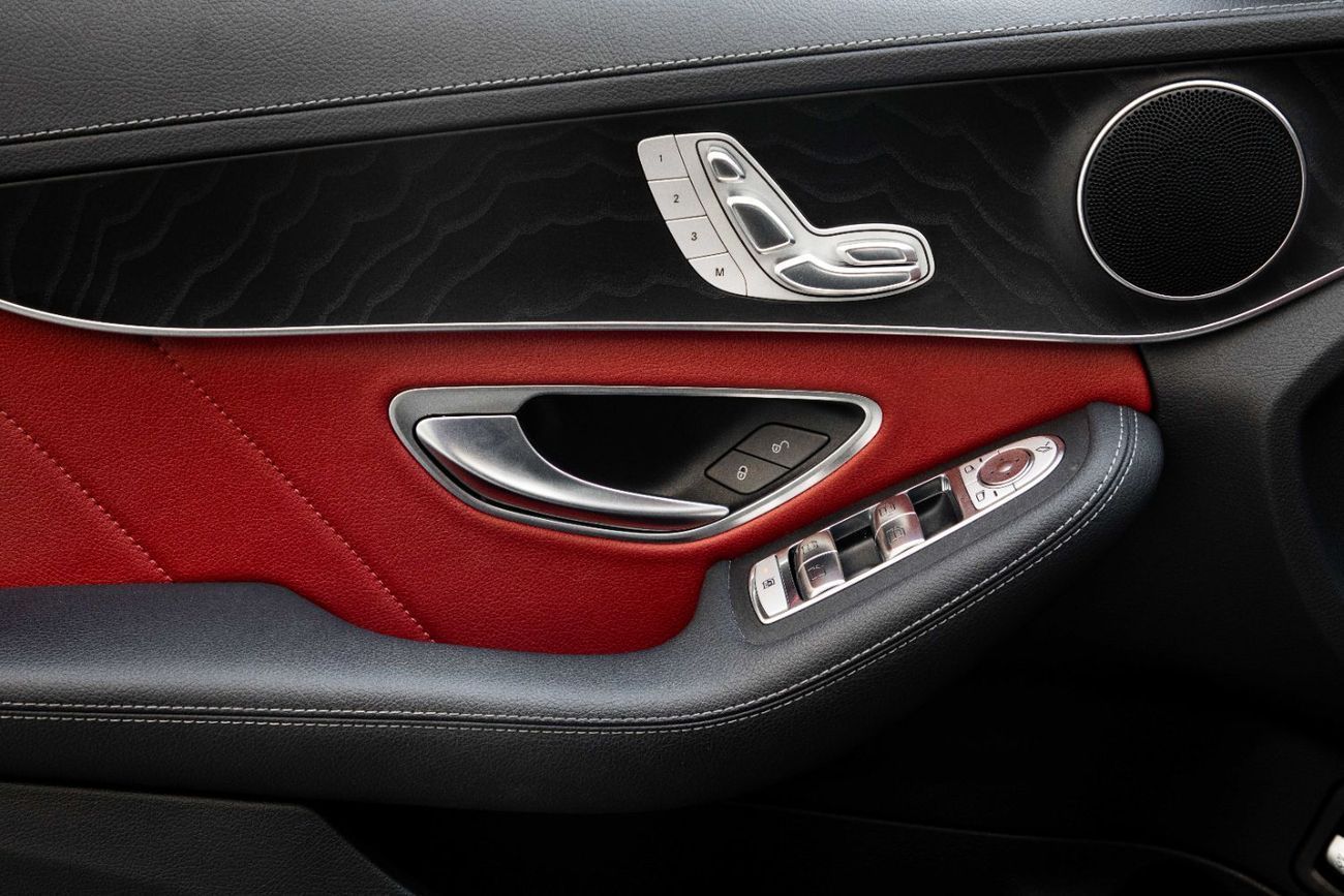 مرسيدس بنز C 200 C 200 | 2,389 P.M | 0% Downpayment | AMG KIT | Pristine Condition!