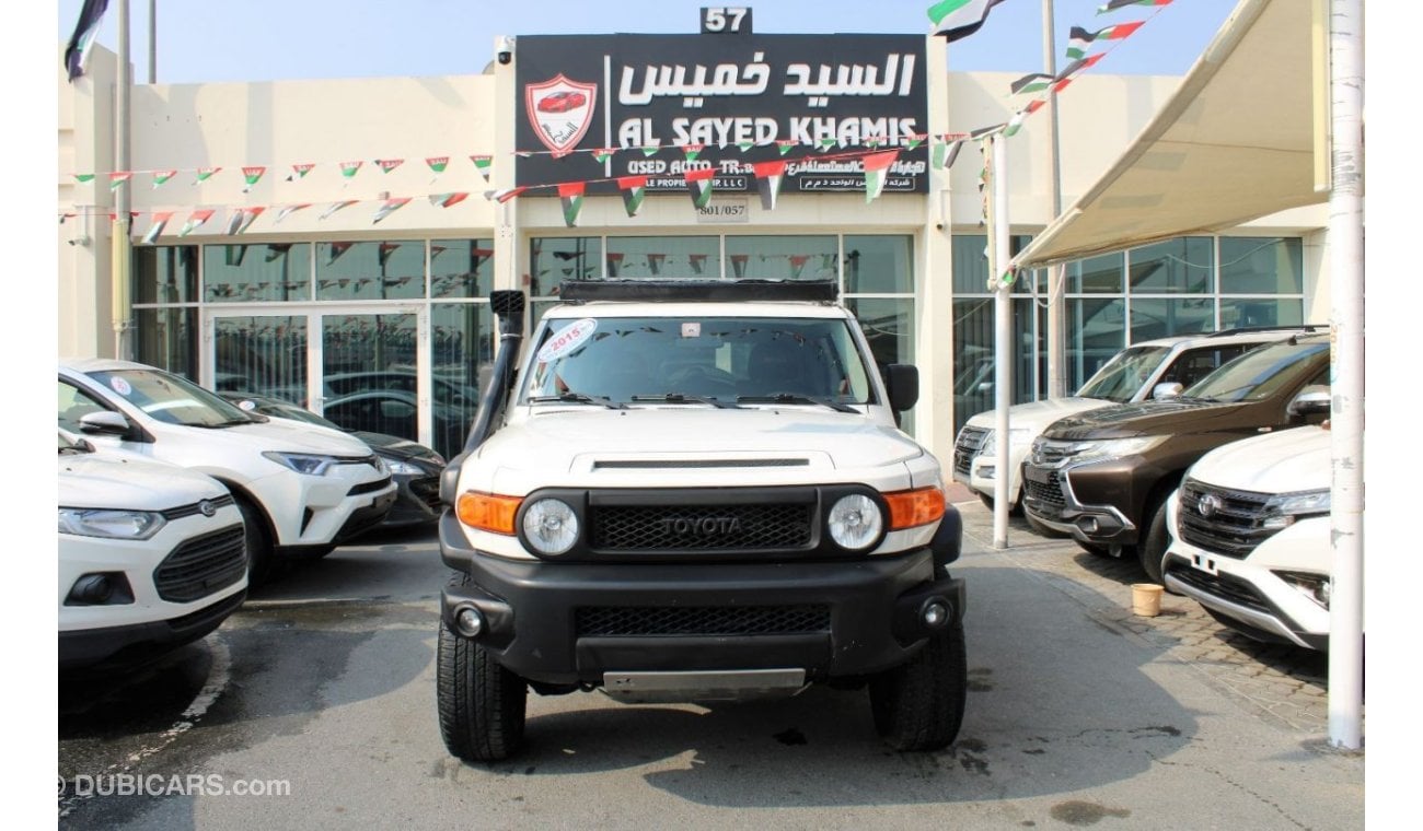 Toyota FJ Cruiser GXR GCC- MANUAL GEAR - ACCIDENTS FREE - PERFECT CONDITION INSIDE OUT