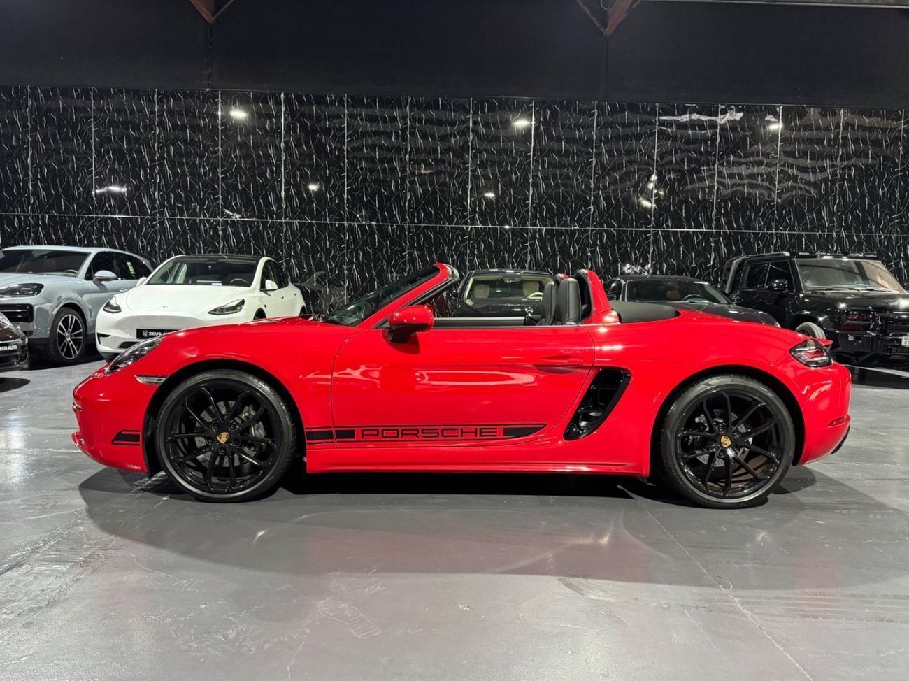 بورش بوكستر 718 Std 2.0L A/T 2024 Porsche 718 Boxster Style Edition, 2026 Porsche Warranty , Low Kms, GCC