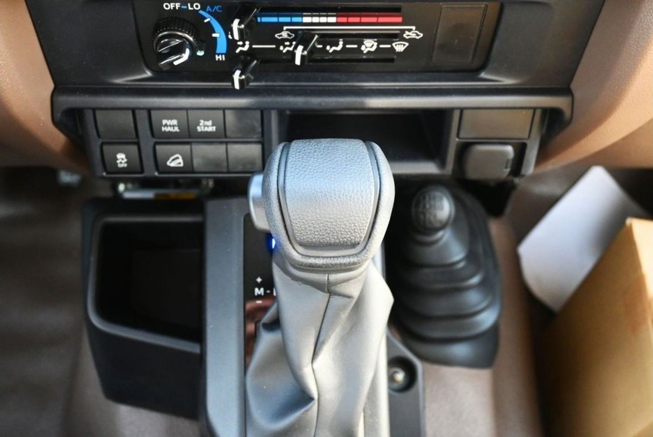 تويوتا لاند كروزر بيك آب تويوتا لاند كروزر (79 سلسلة) بيك اب 4WD 2024