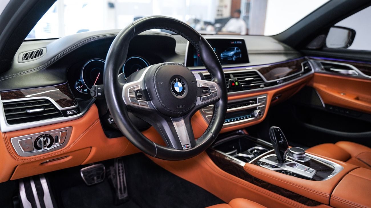 بي أم دبليو 740i