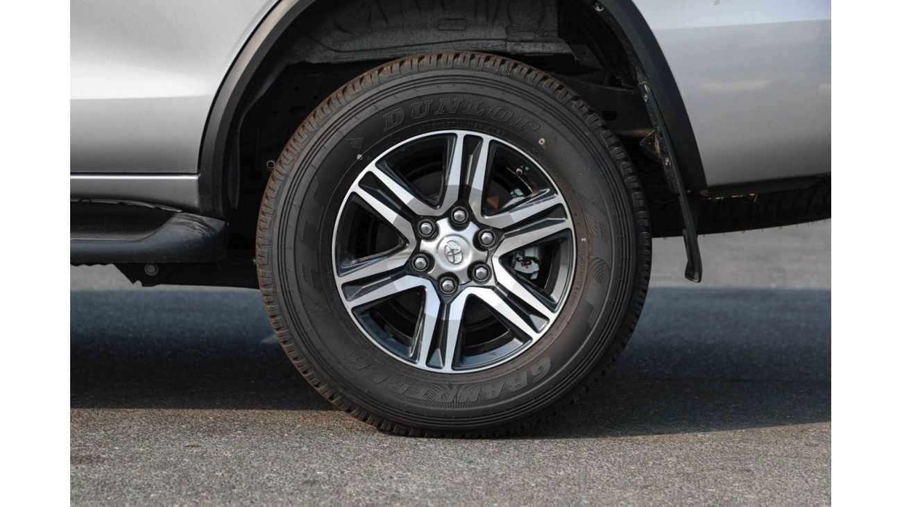 Toyota Fortuner 2023 Toyota Fortuner 2.7 4X4 Low 17" AL - Silver inside Chamois | Export Only