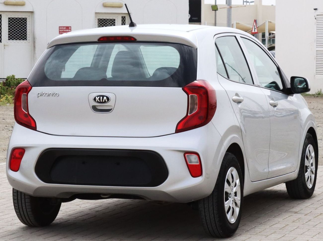 كيا بيكانتو Base كيا بيكانتو 2019 خليجي بحالة ممتازة بدون حوادث