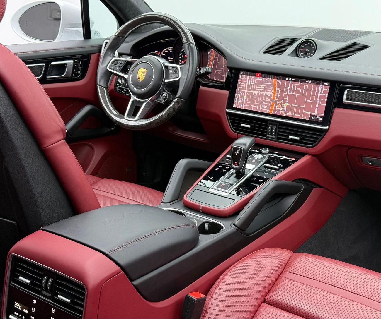 Porsche Cayenne GTS 4.0L (460 HP) 2021 Porsche Cayenne GTS, Warranty, Full Porsche Service History, Excellent Condit