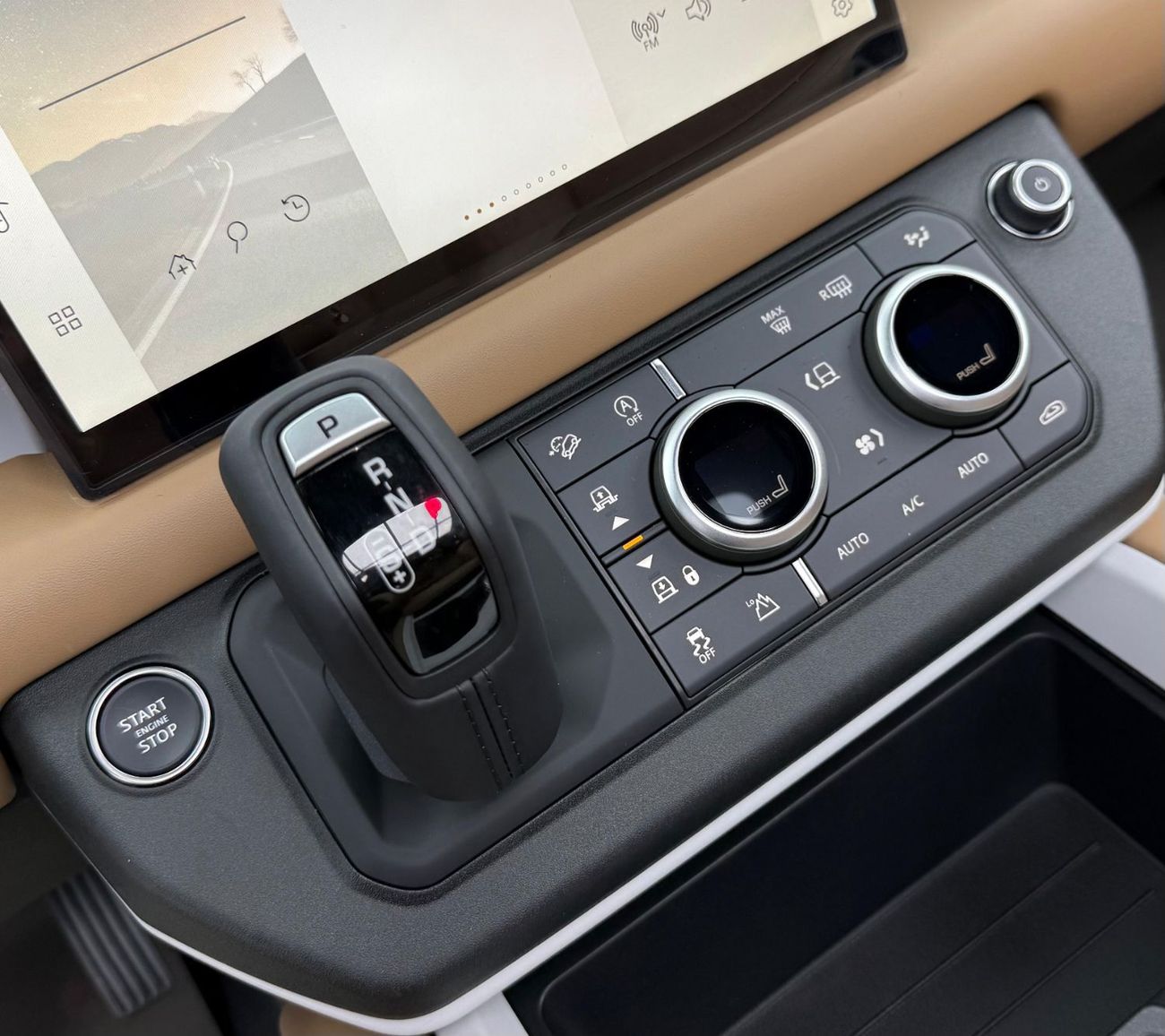 لاند روفر ديفندر 2025 Land Rover Defender 90 HSE X-Dynamic P400, 5 Y Agency Warranty, Brand New, GCC