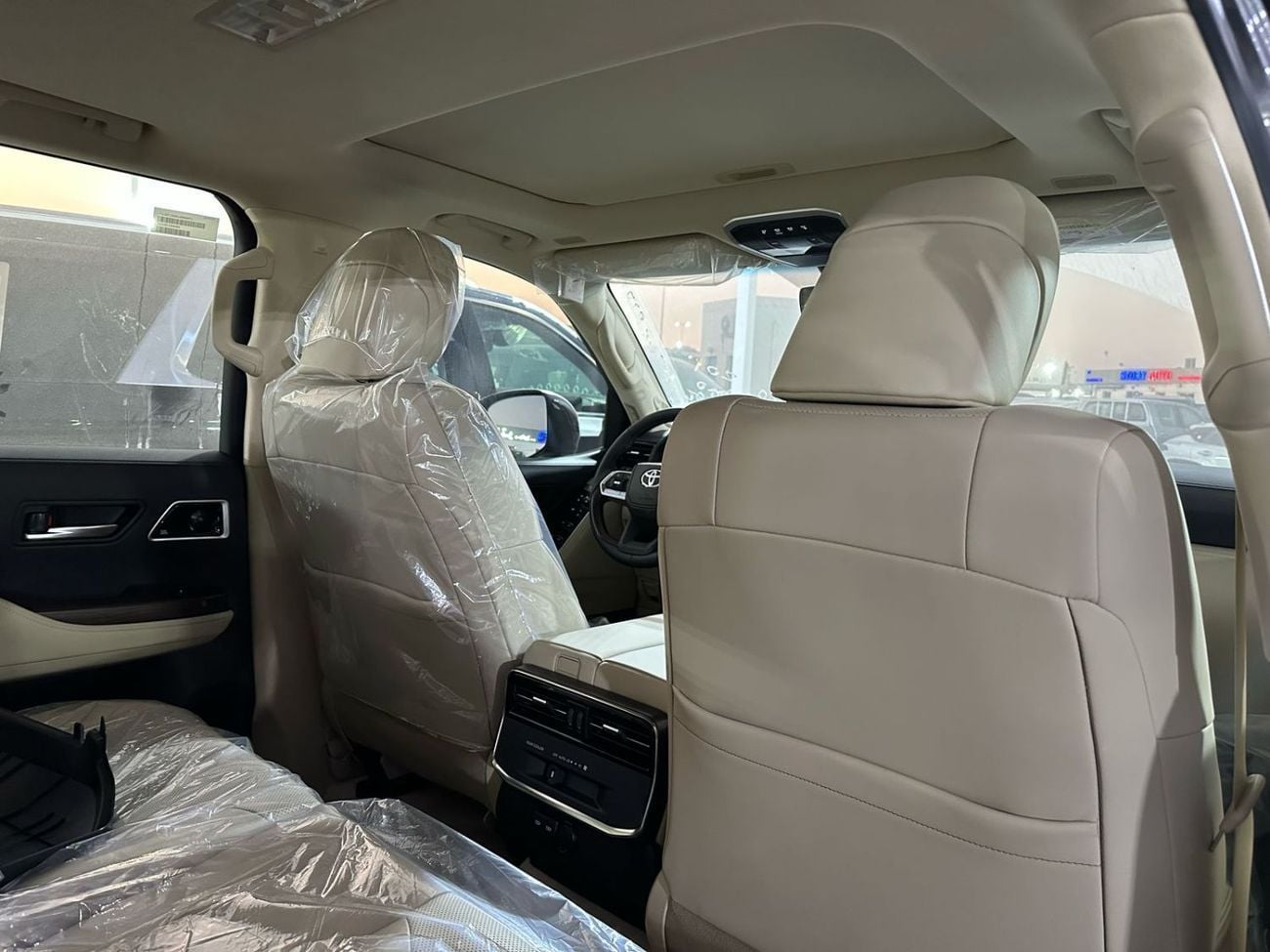 Toyota Land Cruiser GXR3 3.5L FULL WITH JBL AND BIG KIT