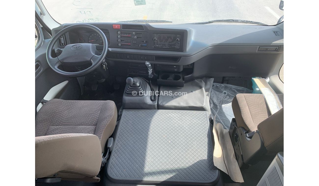 Toyota Coaster TOYOTA COASTER ( VIP ) 4.2L V6 --DIESEL -- 22 SEAT -- 3 POINT SEAT BILT -- LUGGAGE RACK -- CURTINS 2