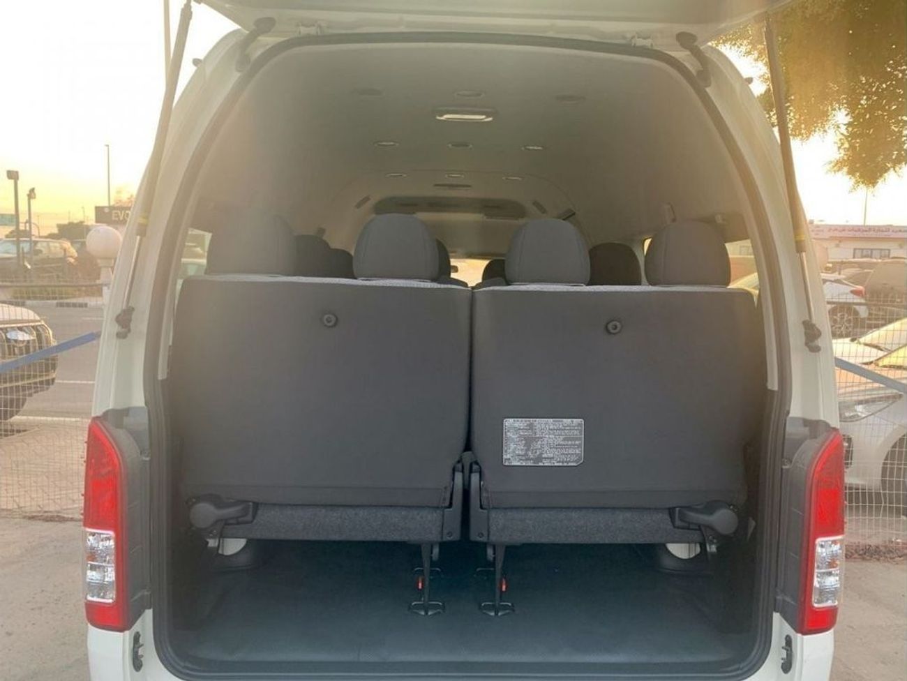 Toyota Hiace 2500cc DSL - M/T - GL FULL OPTION - 15 SEATER - AIRBAGS + ABS - POWER WINDOW + 3 POINT SEAT BILT