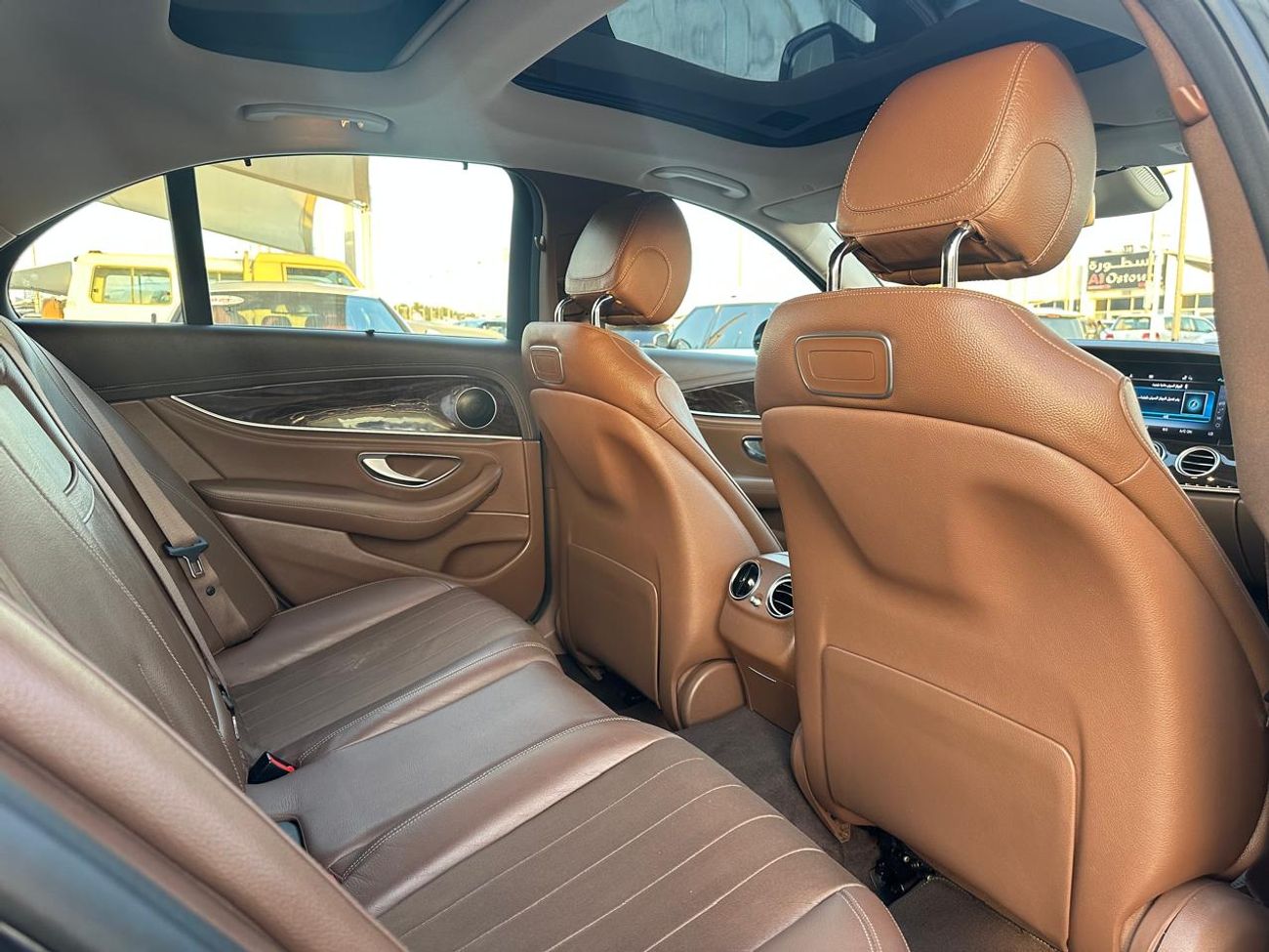 مرسيدس بنز E200 Mercedes E200_GCC_2019_Excellent Condition _Full option