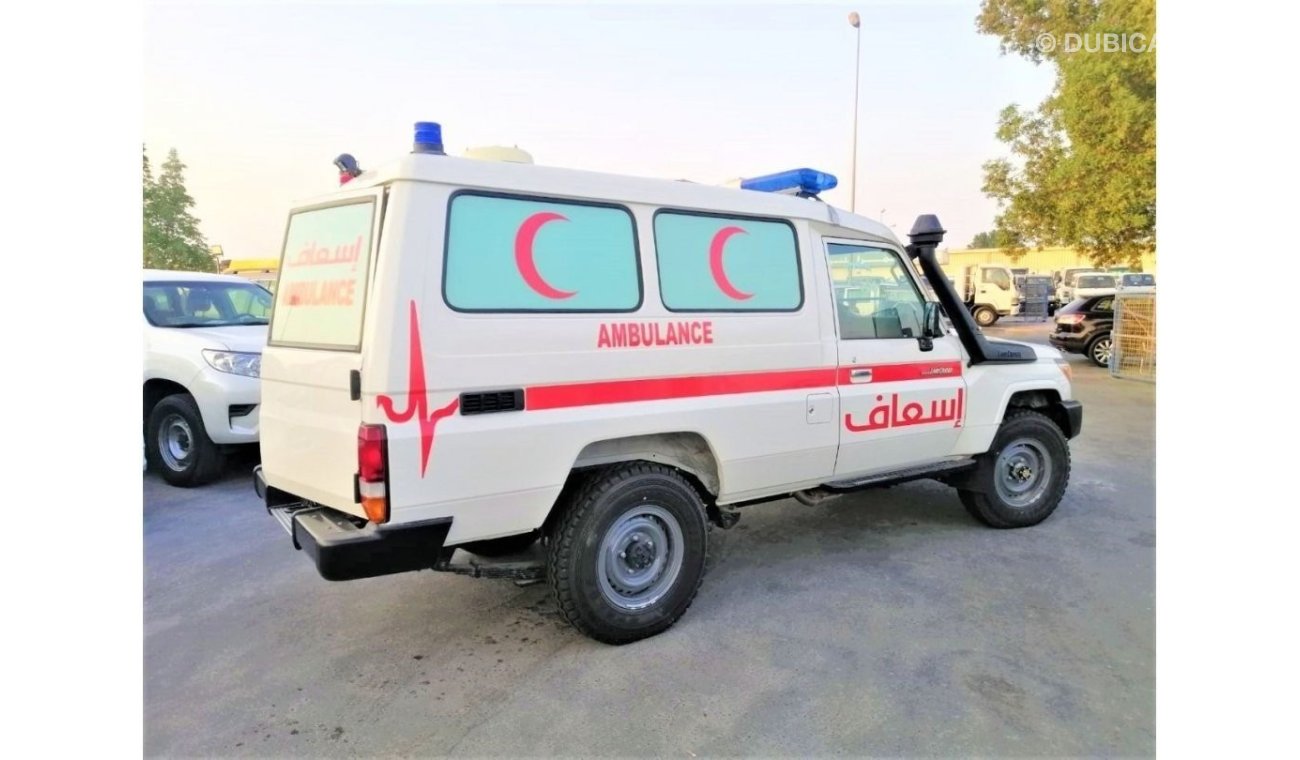 تويوتا لاند كروزر هارد توب ambulance