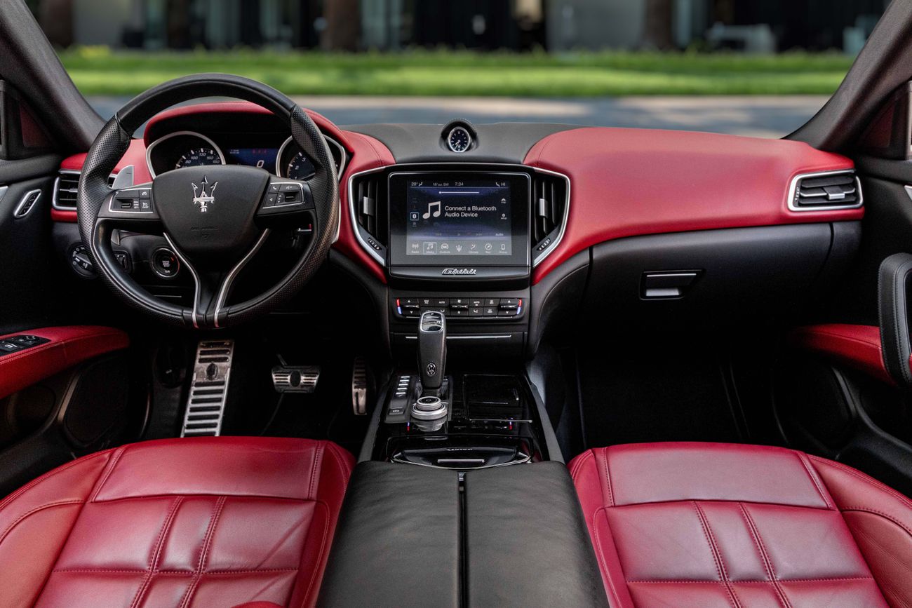 مازيراتي جيبلي Ghibli GranSport | 2,527 P.M | 0% Downpayment | Agency Warranty | Al Tayer Service History