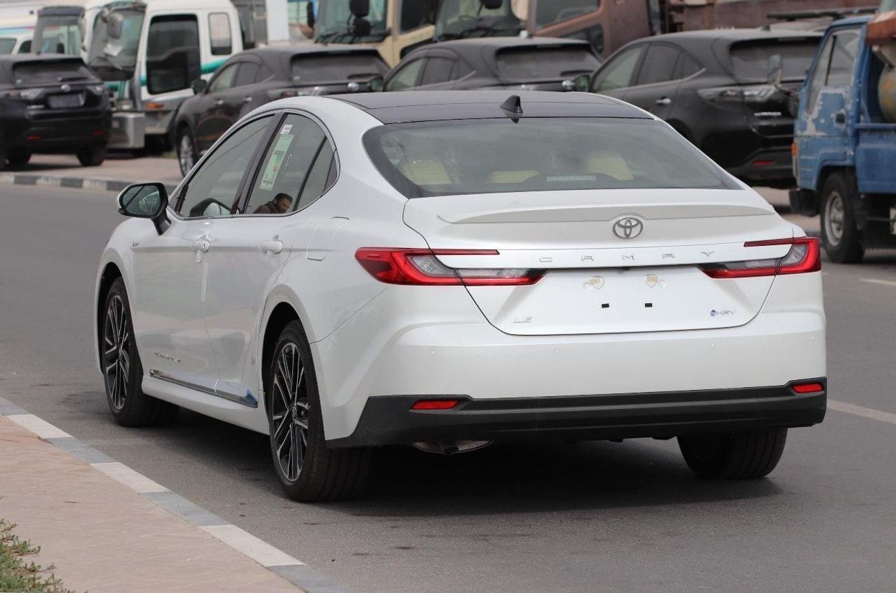 Toyota Camry Toyota Camry Le / GCC / 0 km / white 2026