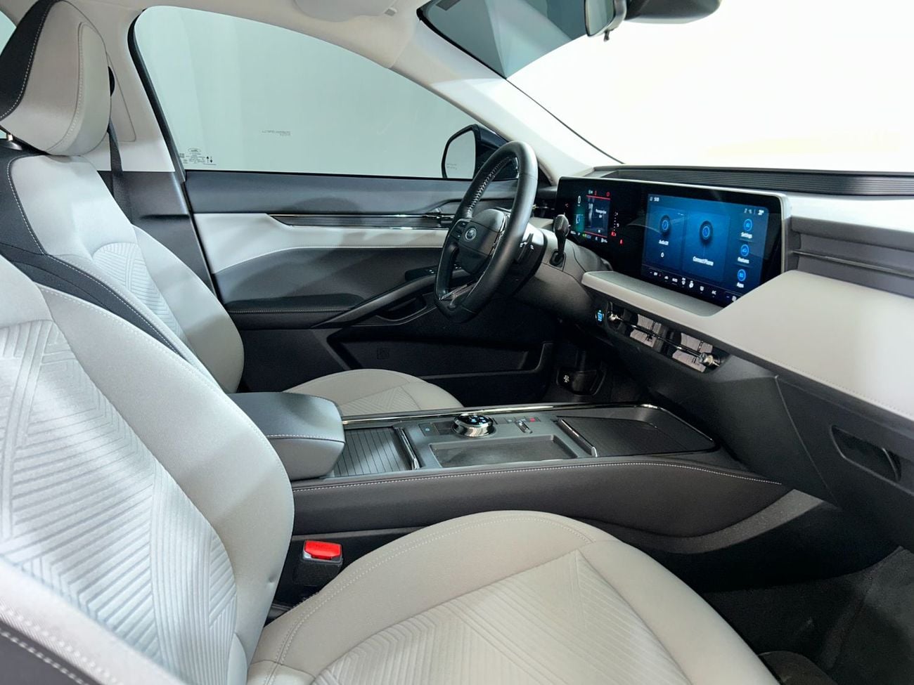 Ford Taurus AMBIENTE TPC1224N / AL TAYER MOTORS AL QOUZ SHOWROOM