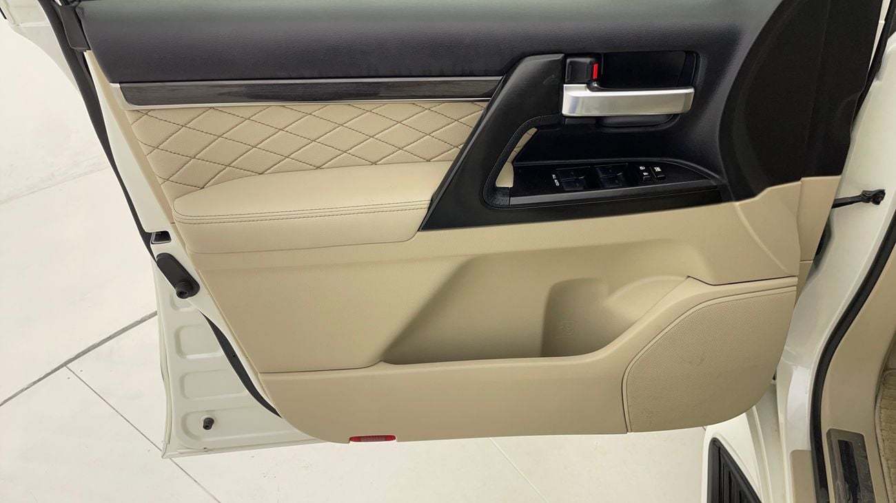 تويوتا لاند كروزر GXR GT 4 | بدون دفعة مقدمة | اختبار القيادة في المنزل