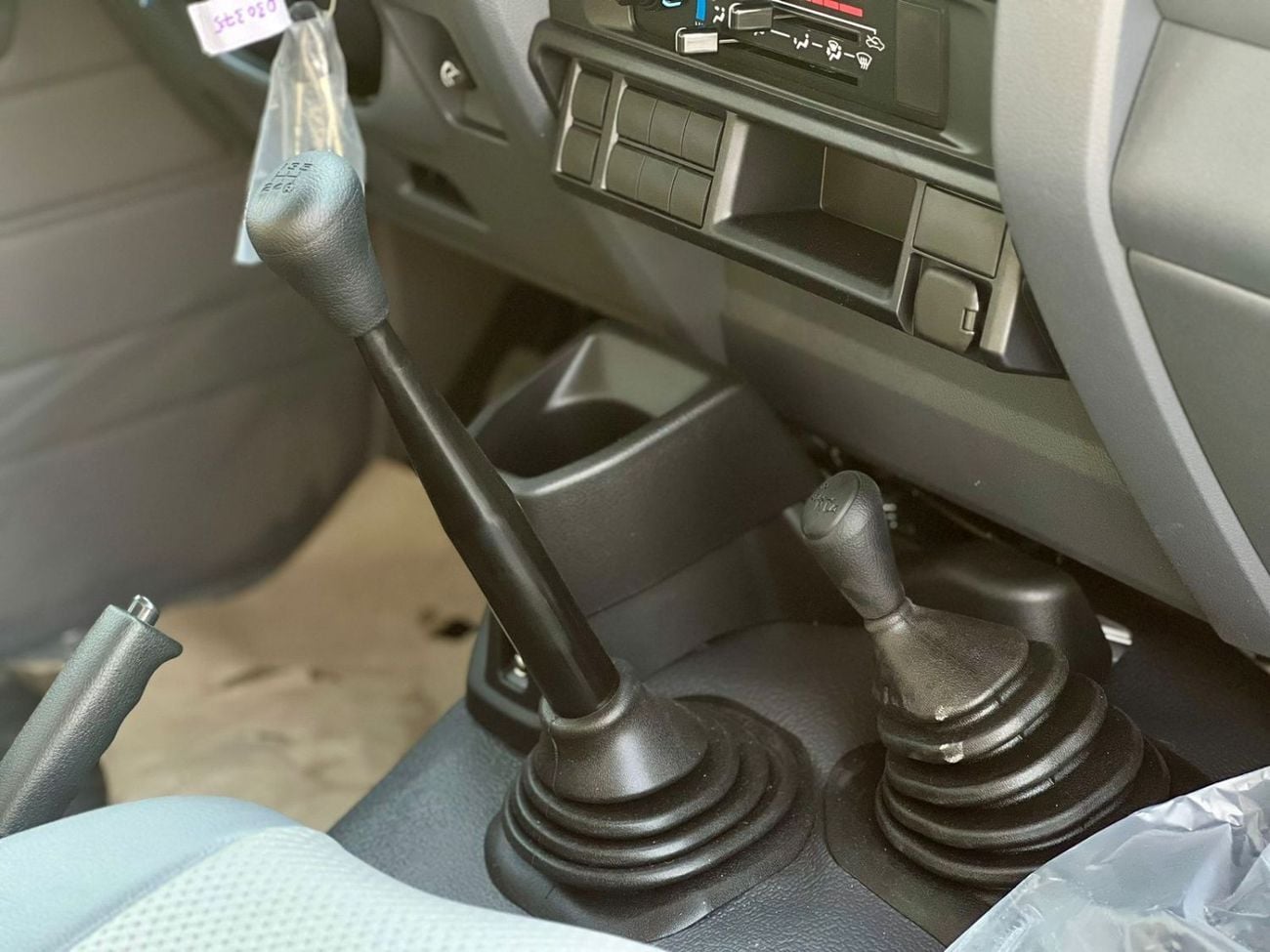 تويوتا لاند كروزر 76 Toyota Land Cruiser LC 76 4.2 LX 2025