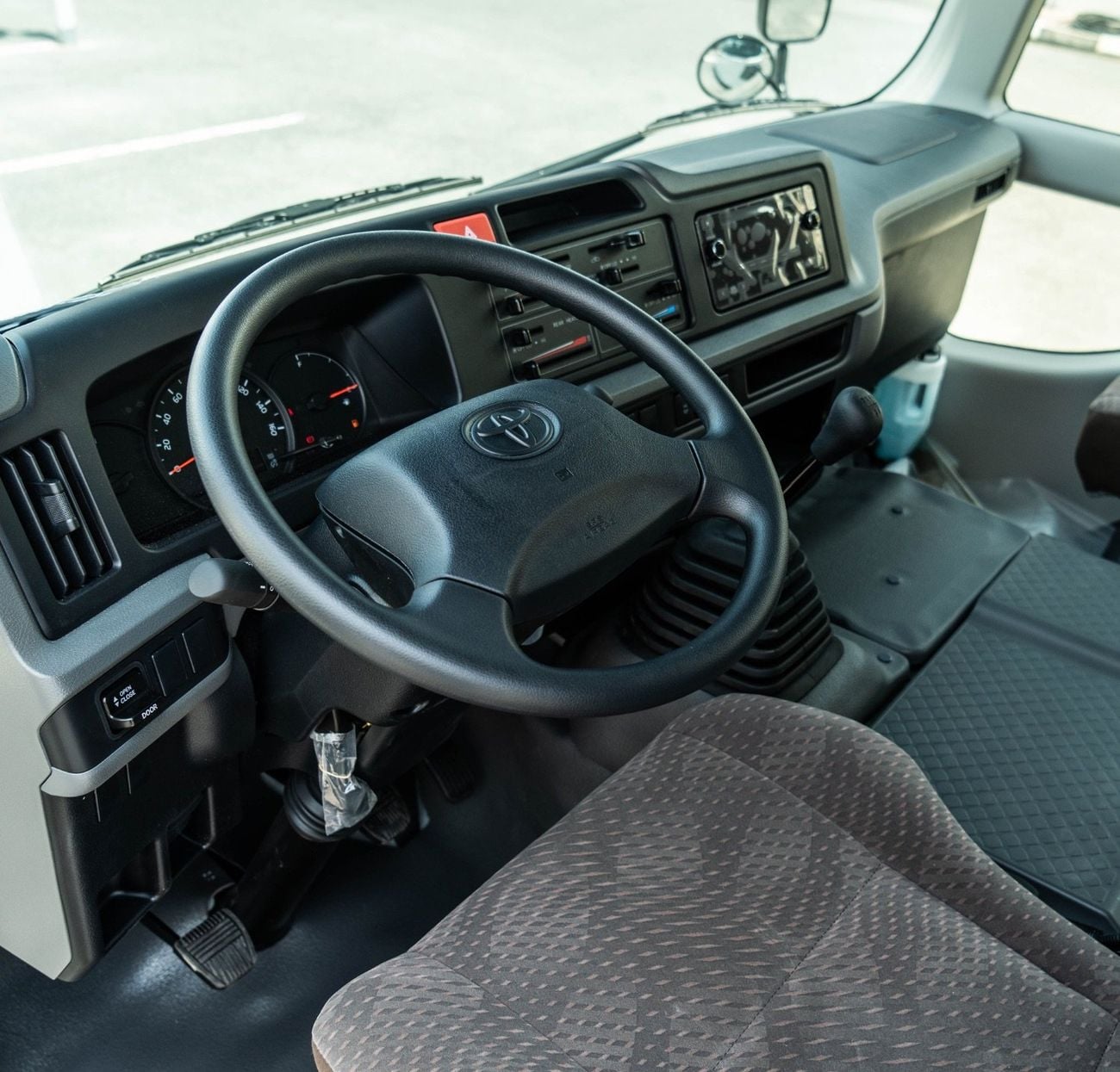 تويوتا كوستر COASTER 4.2 DIESEL || 23 Seater || 2026