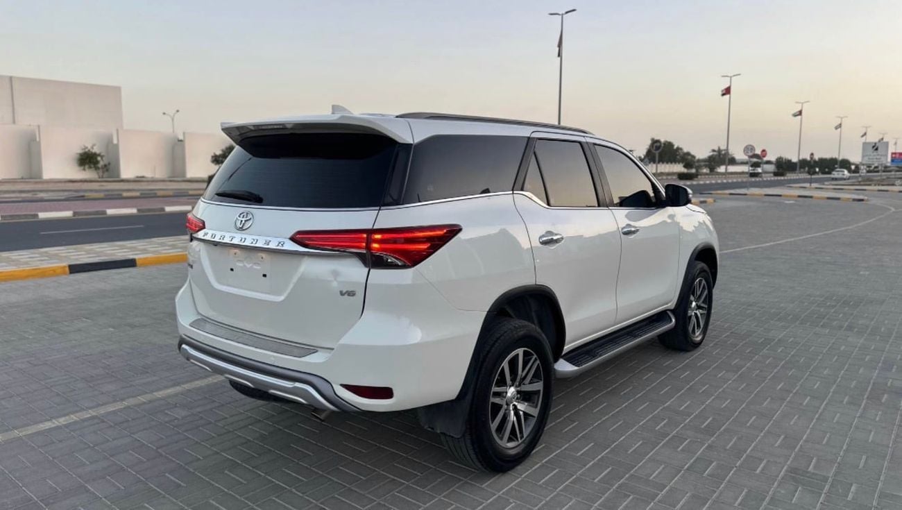تويوتا فورتونر GXR 4.0L (278 HP)