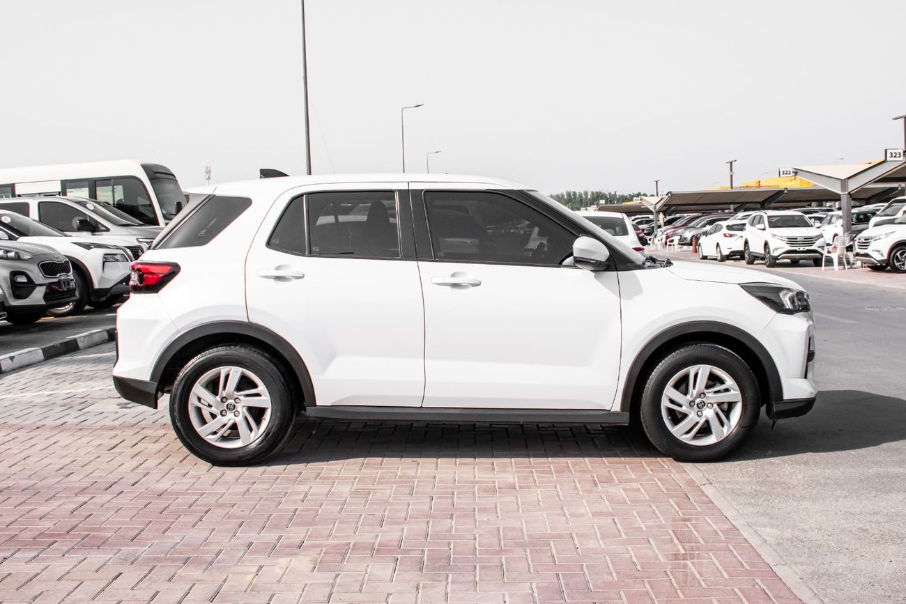 تويوتا ريز XLE GCC Specs - Original Paint Free Accident Excellent Condition