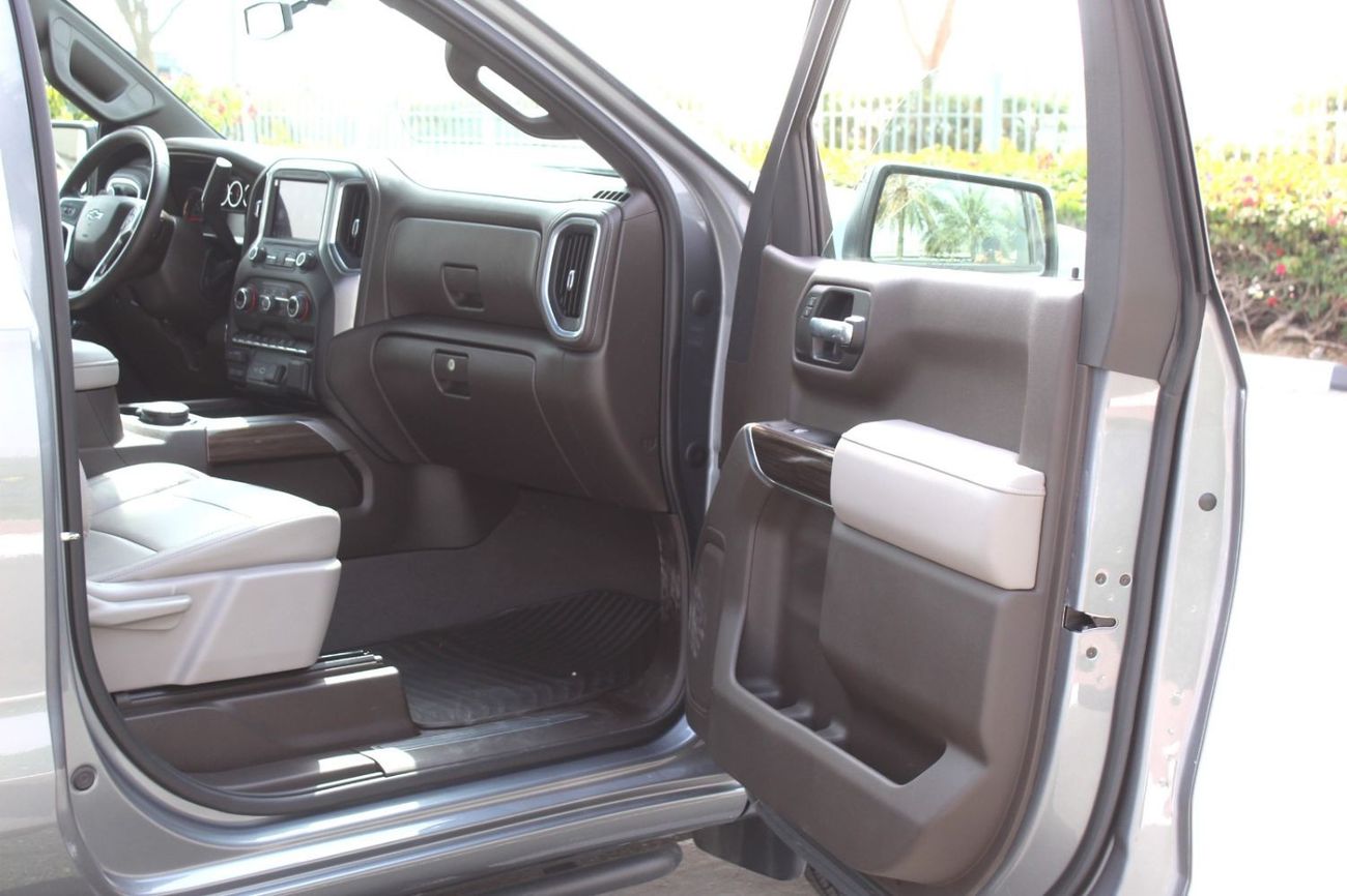 شيفروليه سيلفارادو CHEVROLET SILVERADO RST 2020 GCC LOW MILEAGE SINGLE OWNER IN MINT CONDITION