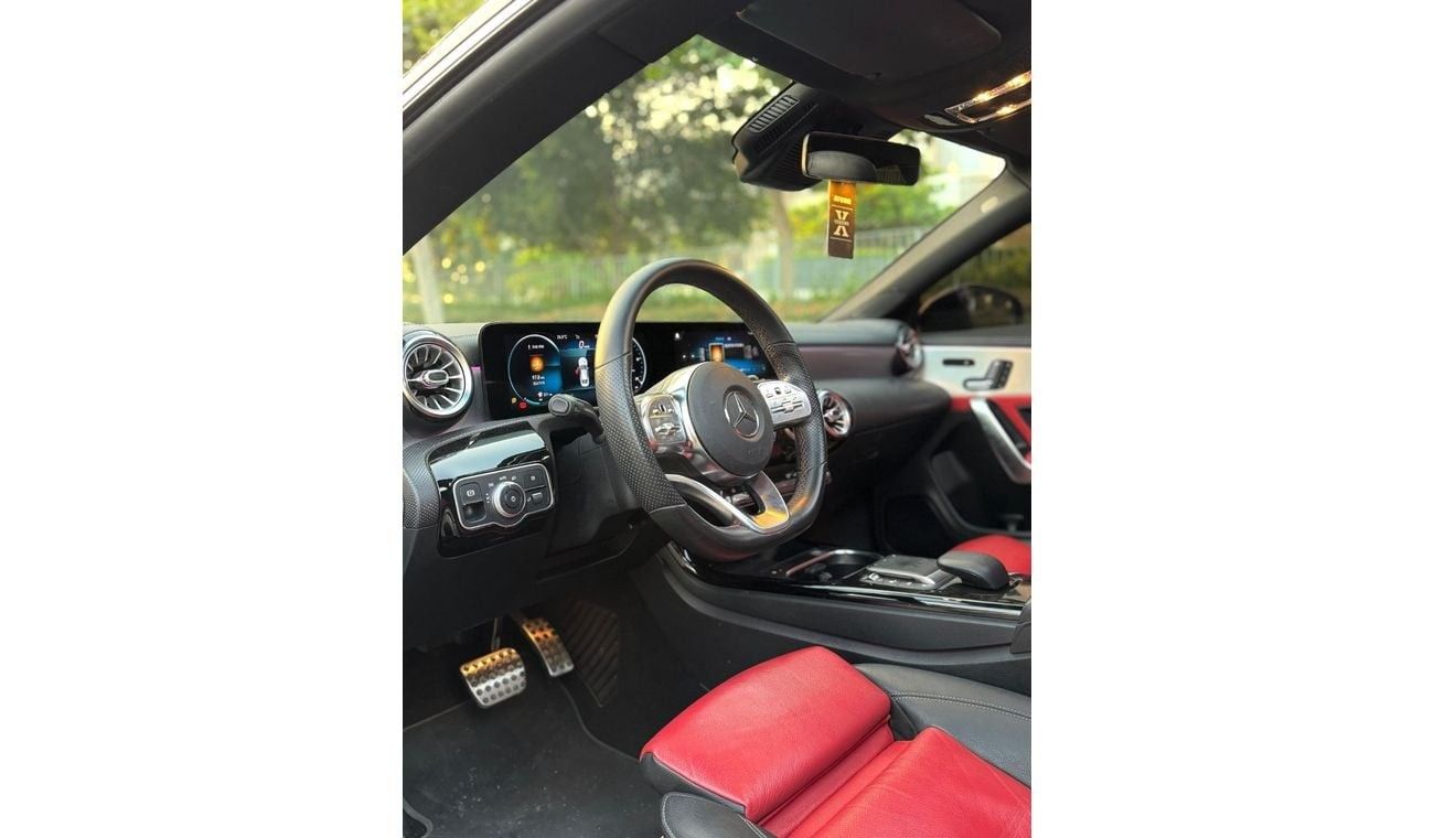 مرسيدس بنز CLA 250 Premium + 2.0L