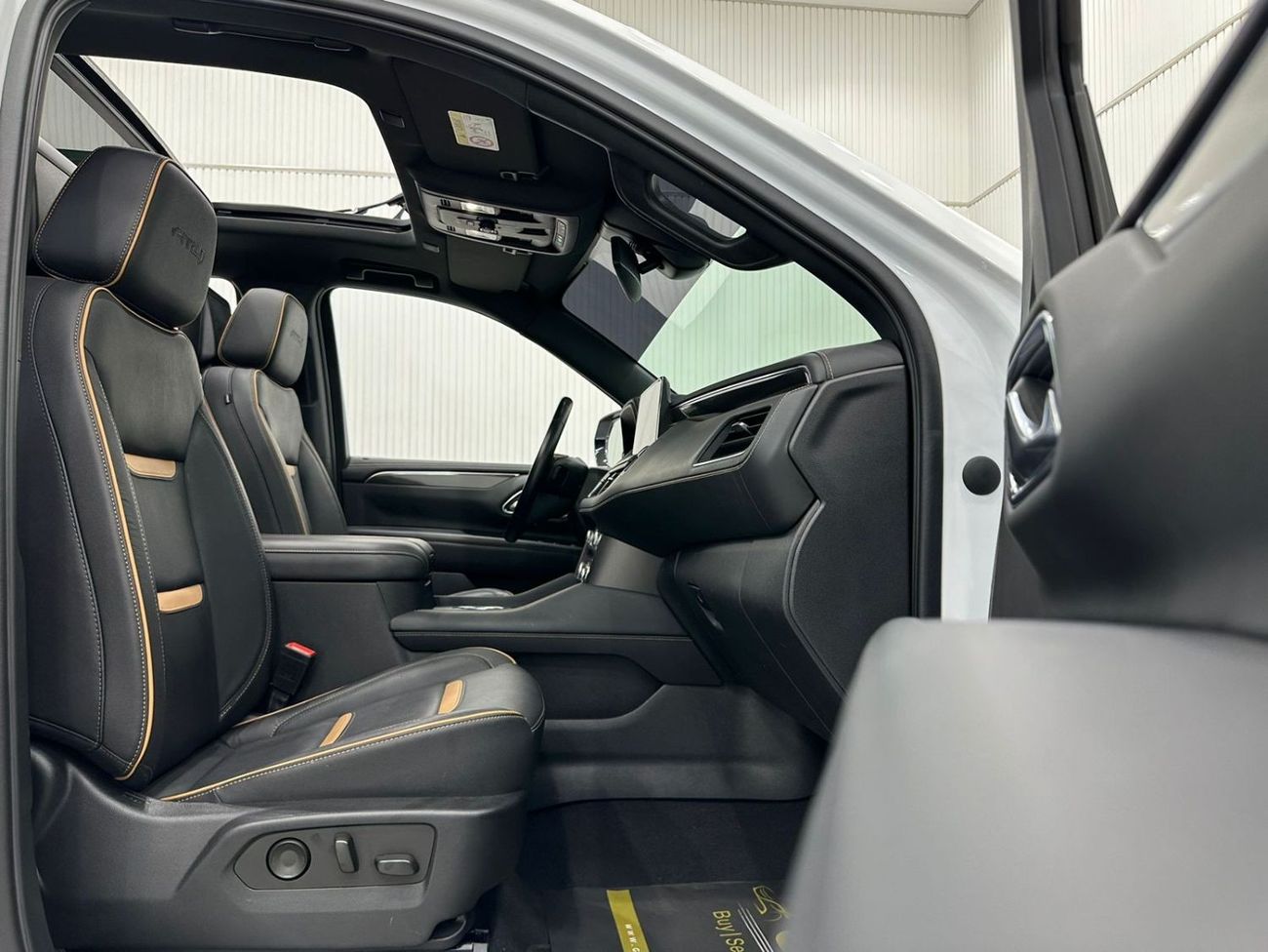 GMC Yukon 2022 GMC Yukon AT4 7 Seater, Aug 2027 GMC Warranty + Service Pack, Full Options, Low Kms, GCC