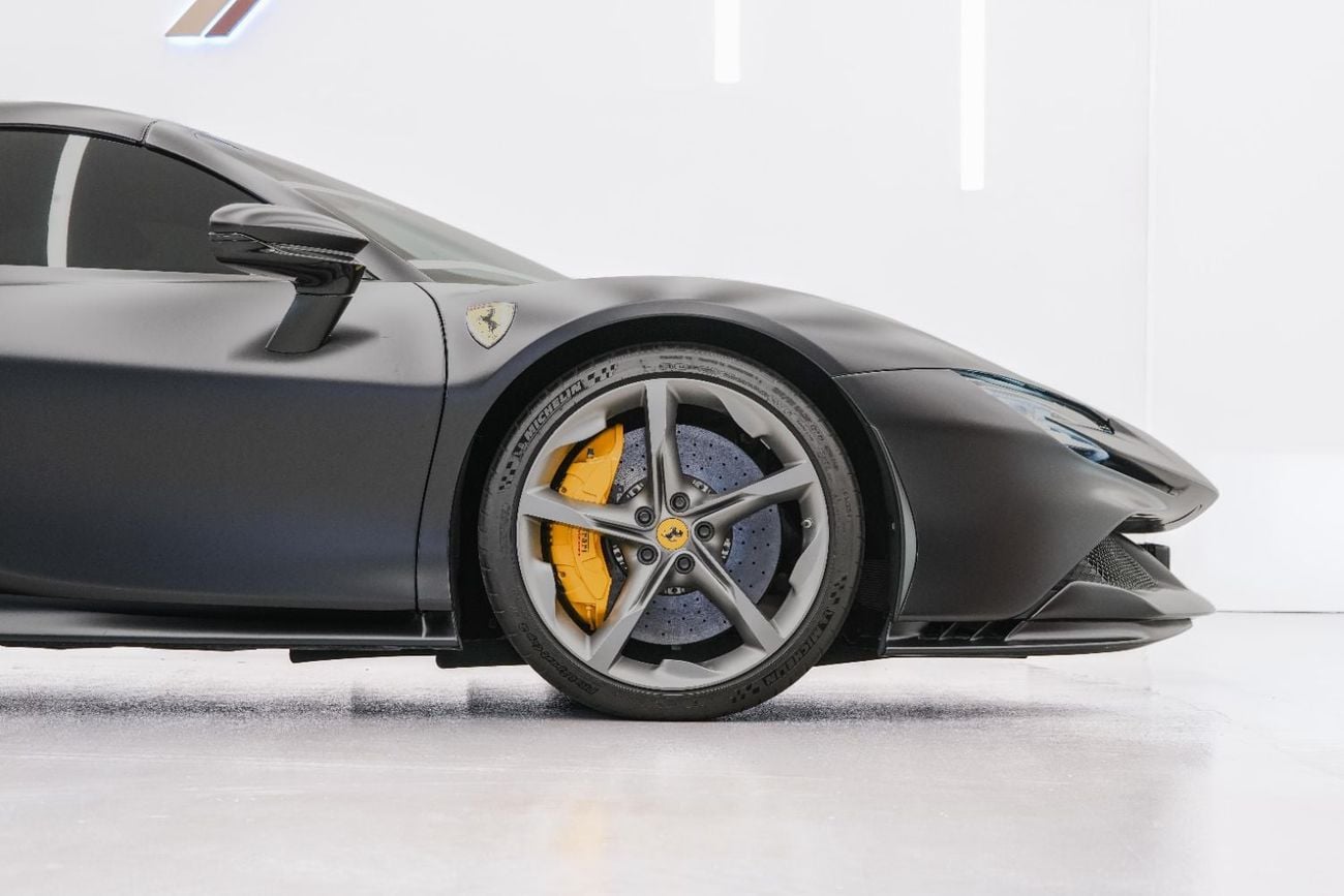 فيراري SF90 ستراديل SPIDER محرك هجين قابل للشحن V8 سعة 4.0 لتر | مواصفات أوروبية | حالة ممتازة