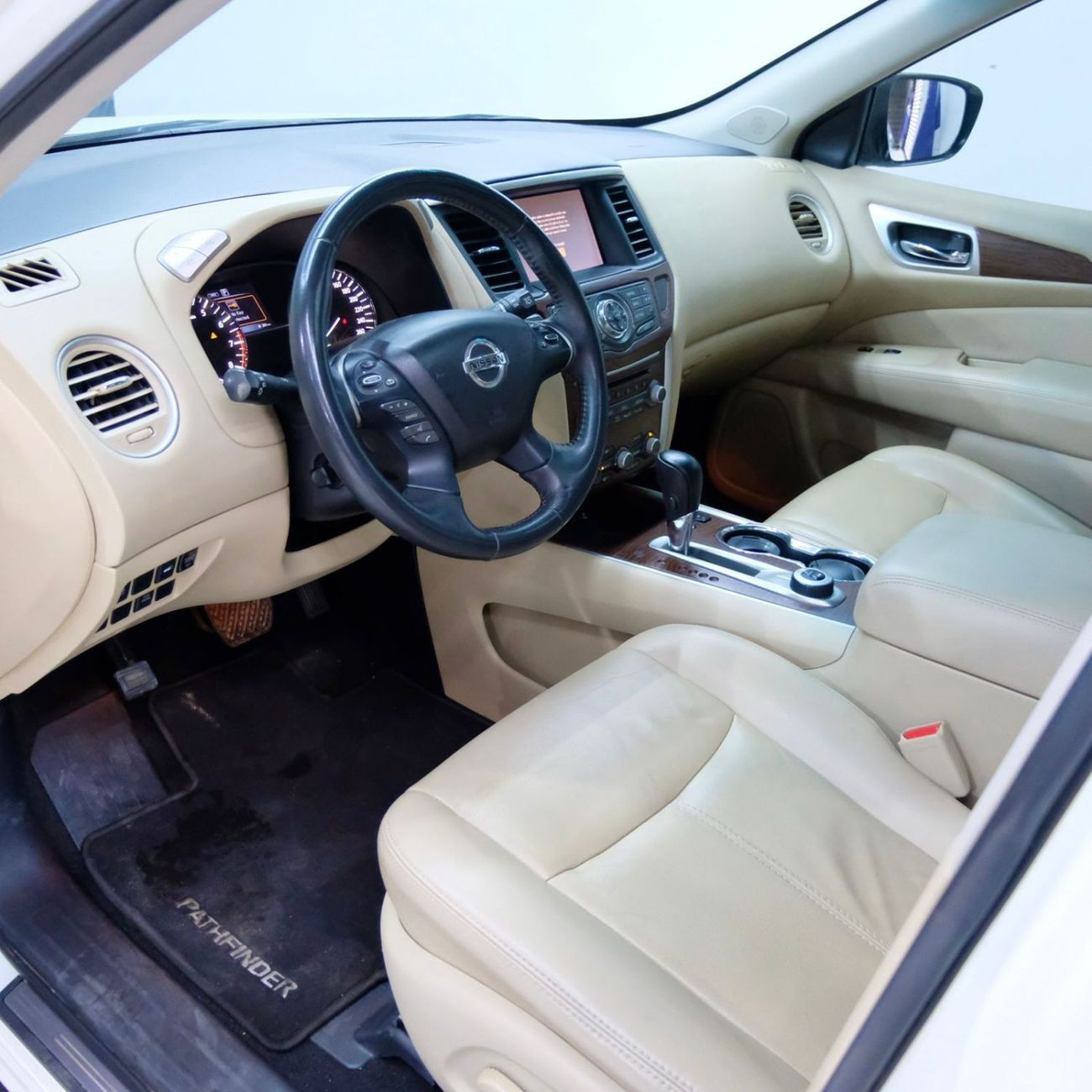 Nissan Pathfinder SL 3.5L (271 HP) AED 1,175 P.M | 0% Down Payment l Nissan Pathfinder SL l 100K KMS Service Done in A