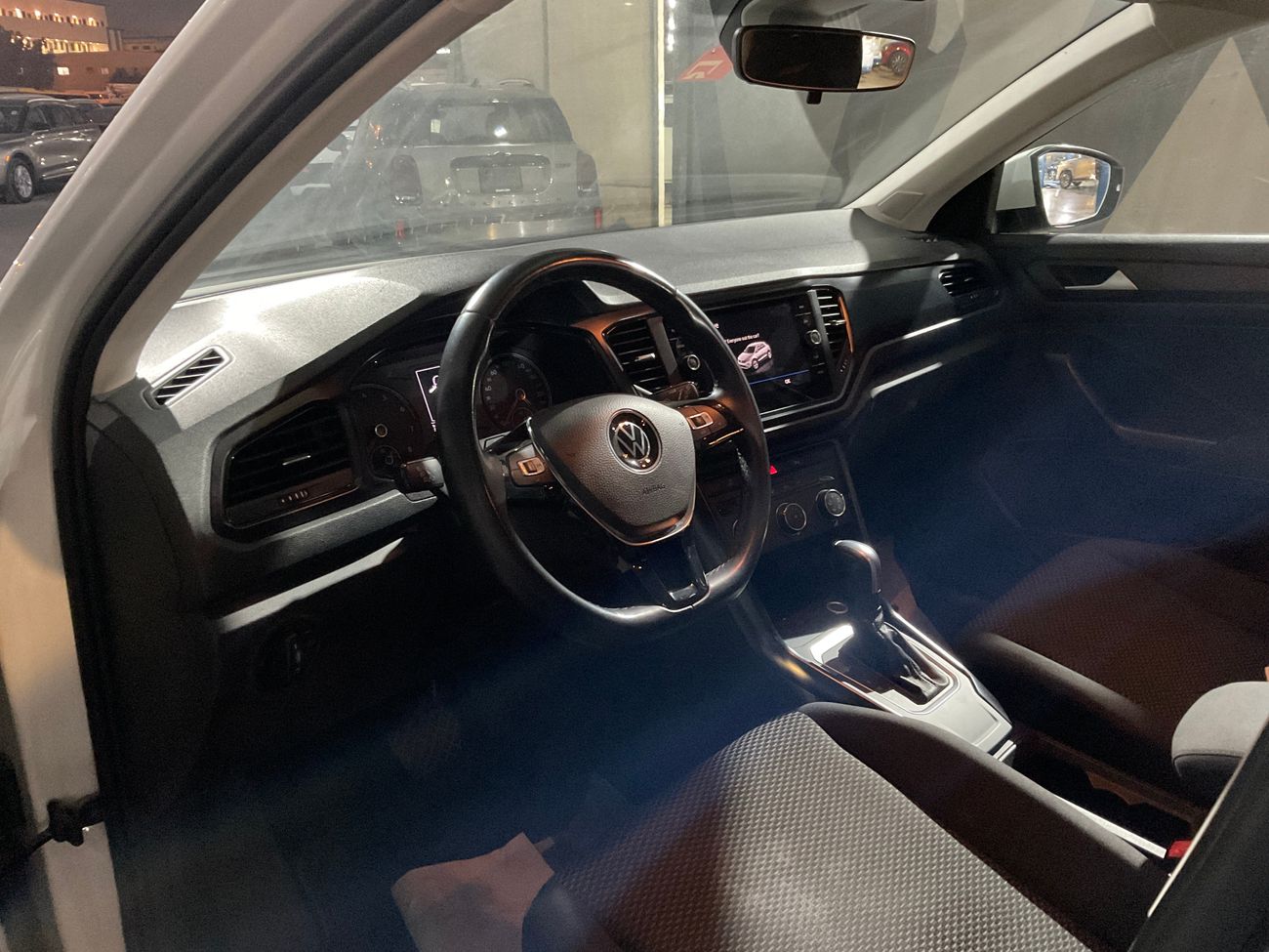 فولكس واجن T ROC Life | upto AED 20,000 Ramadan Discount | شامل الضمان | 0 ﺪﻔﻋﺓ ﺃﻮﻟﻯ