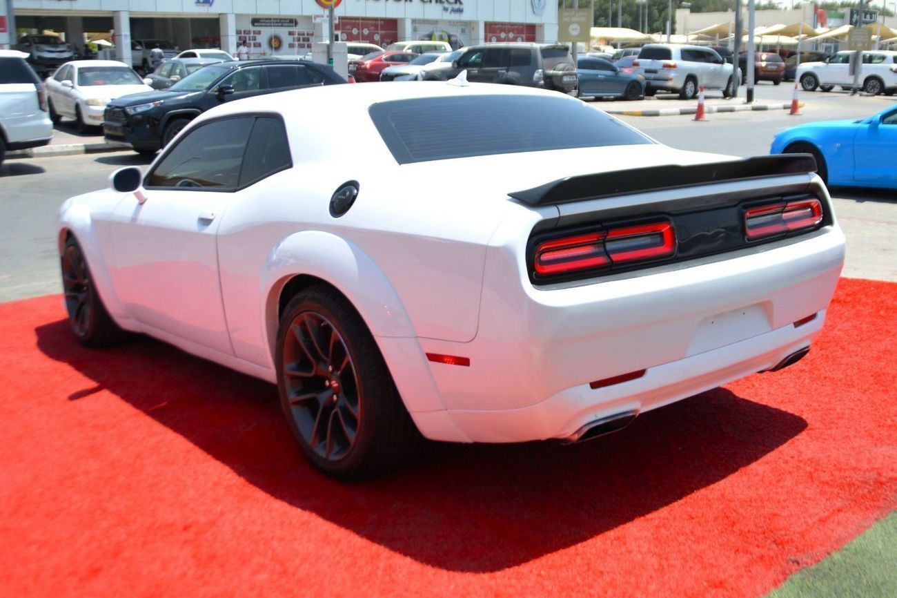 دودج تشالينجر R/T Scat Pack 6.4L SRT /6.4L SCAT BACK//SUN ROOF /WIDE BODY/ FULL OPTION /CARBON FIBER STEERING
