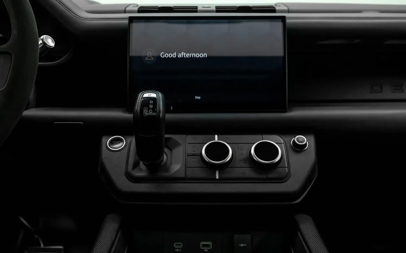 لاند روفر ديفندر 110 P525 V8 Edition - Euro Spec - With Al Tayer Warranty