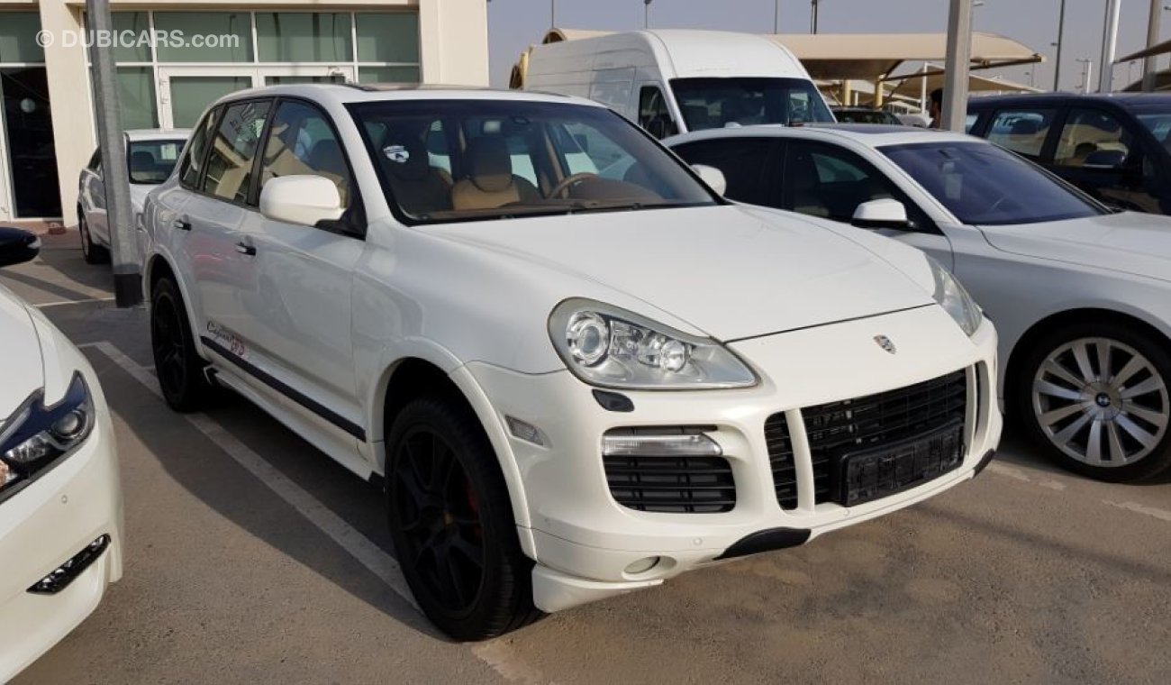 Porsche Cayenne GTS 2009 Gulf specs Full options panorama roof