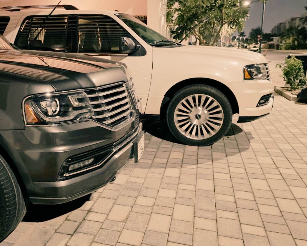 Lincoln Navigator Std 3.5L (385 HP)