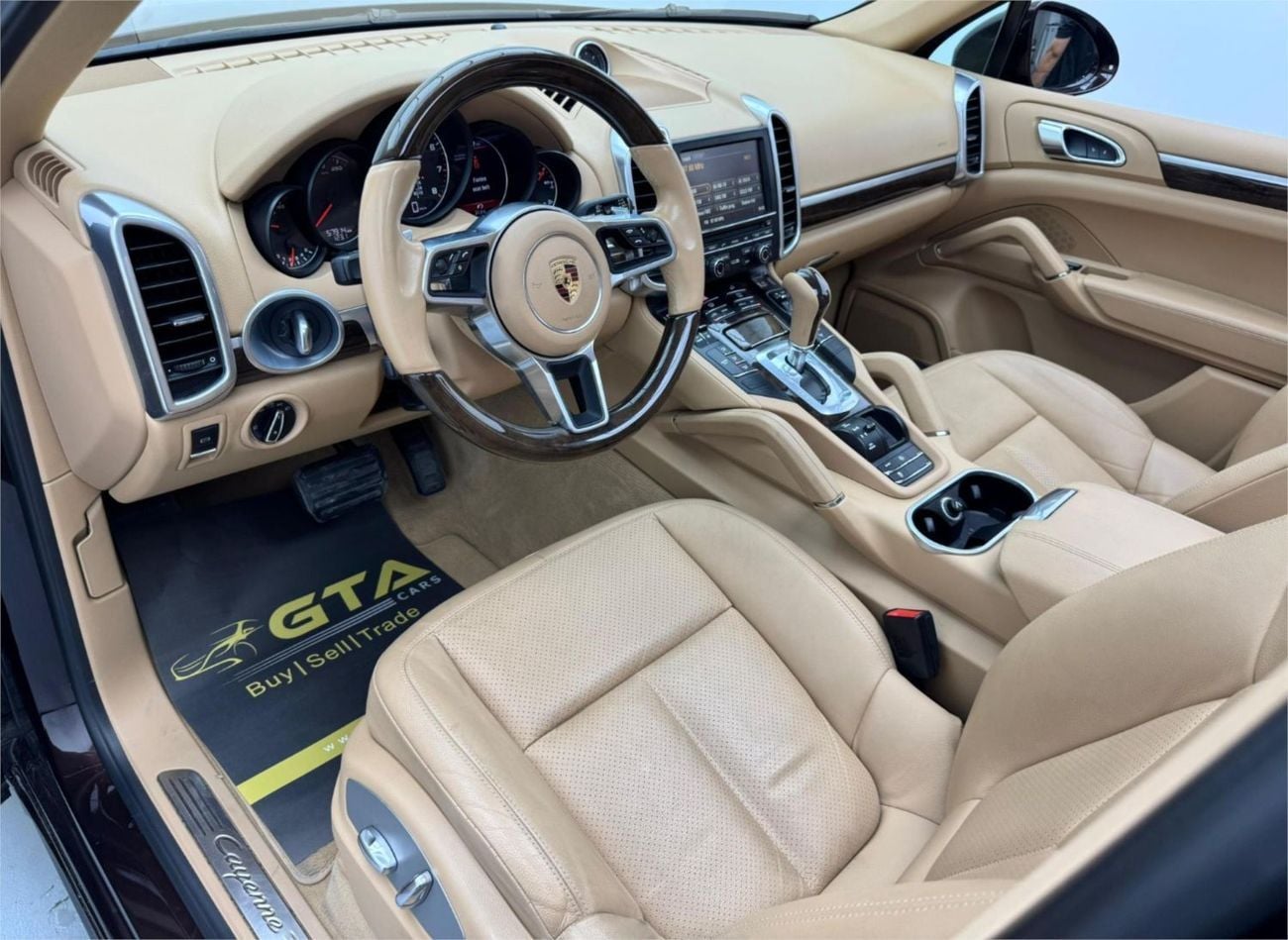 Porsche Cayenne Std 3.6L 2016 Porsche Cayenne, Service History, Excellent Condition, GCC