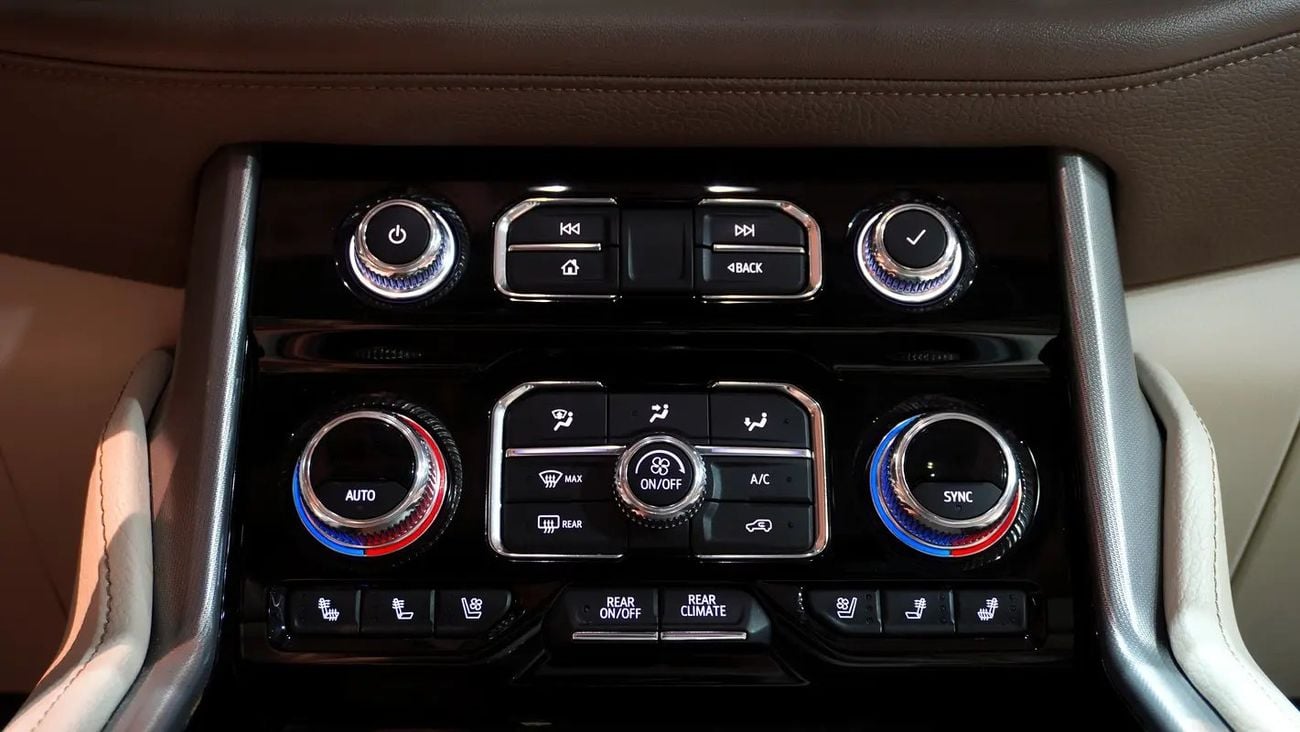 جي أم سي يوكون Denali 6.2L Denali | GCC | 7seaters