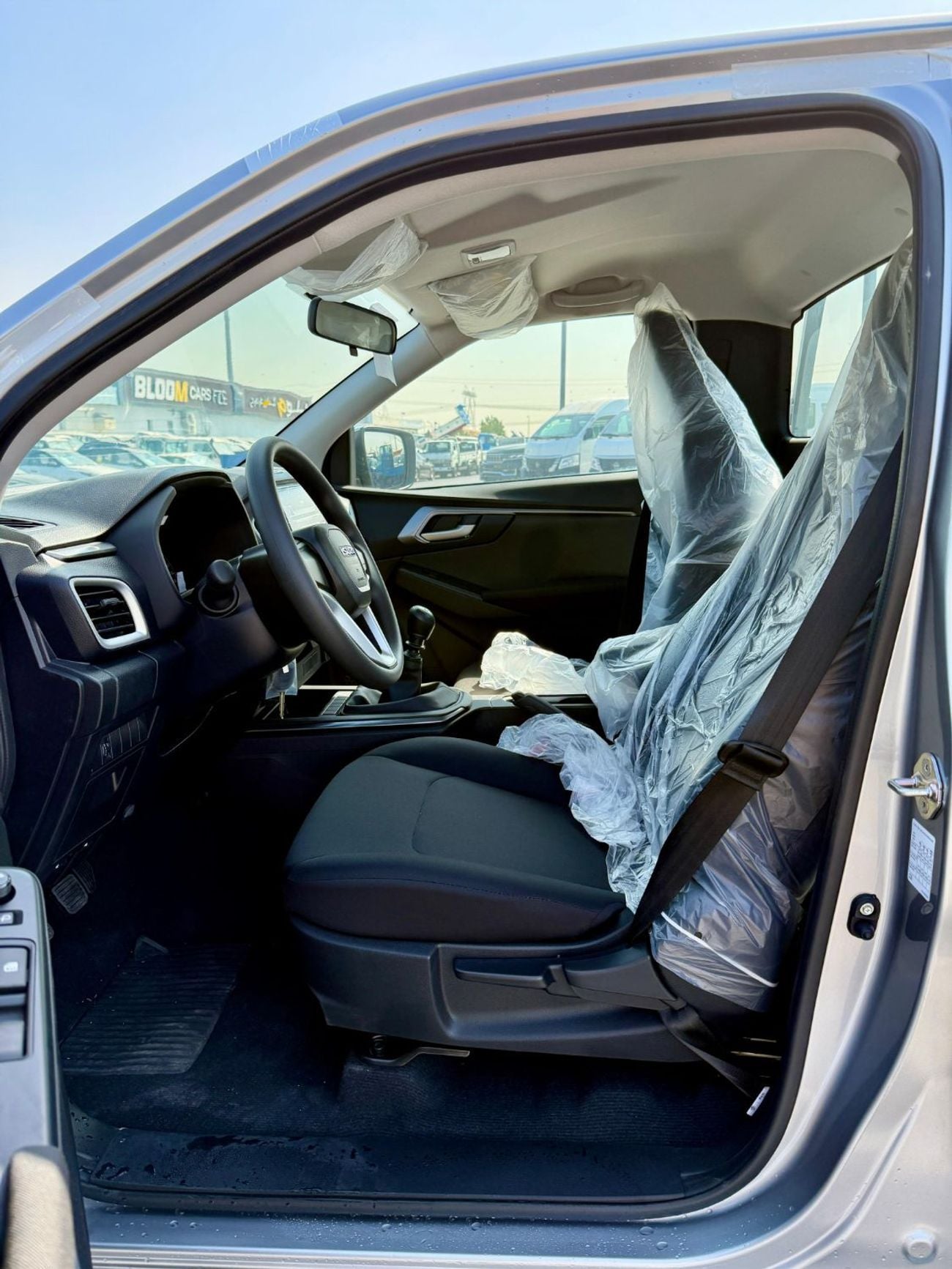 إيسوزو D ماكس ISUZZ -D-MAX - SiNGLE CAB - 4x2 - 1.9L - DiESEL - SiLVER