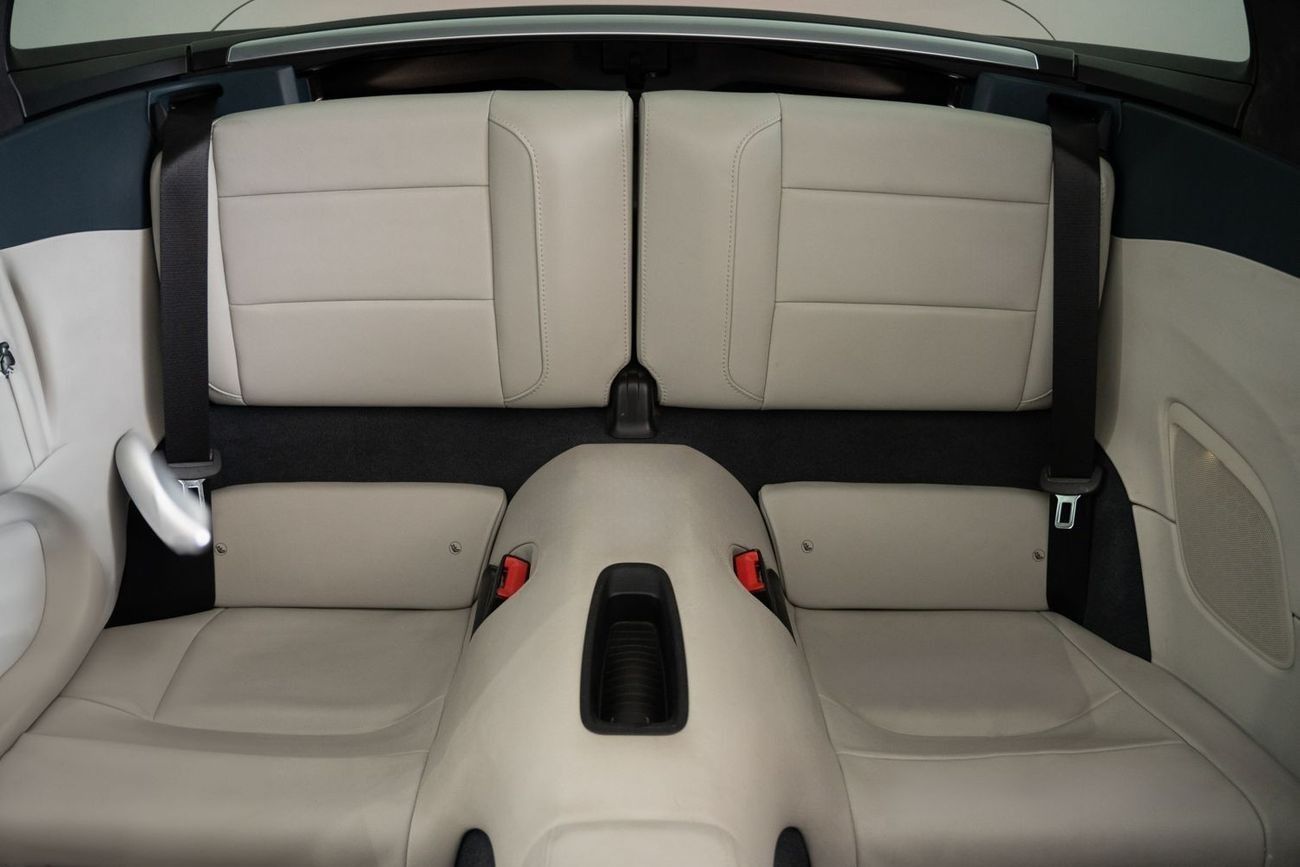 Porsche 911 Targa 4 3.4L Targa 4 3.0L